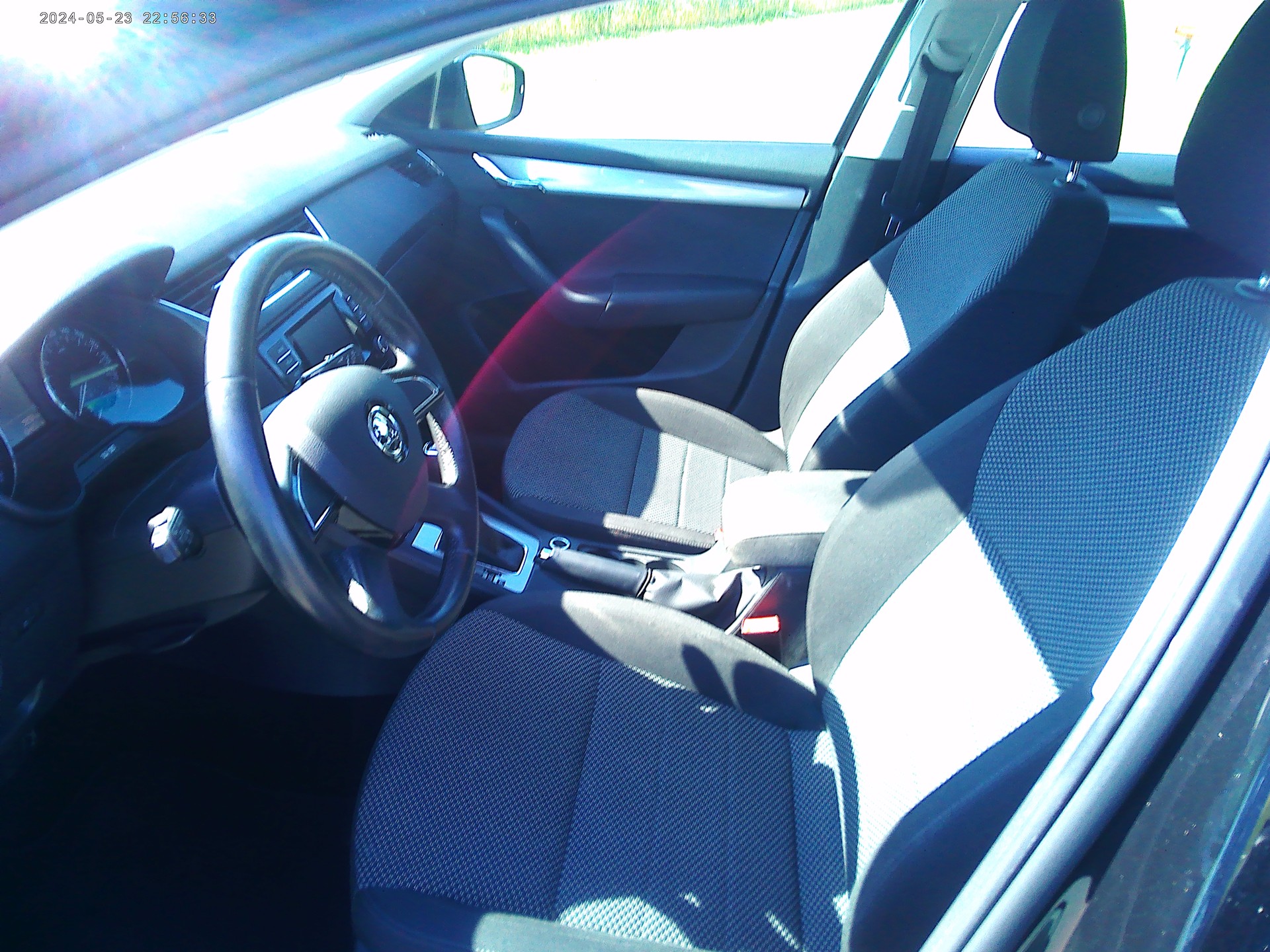 SKODA Octavia Combi 1.6 TDI Active DSG-image-10