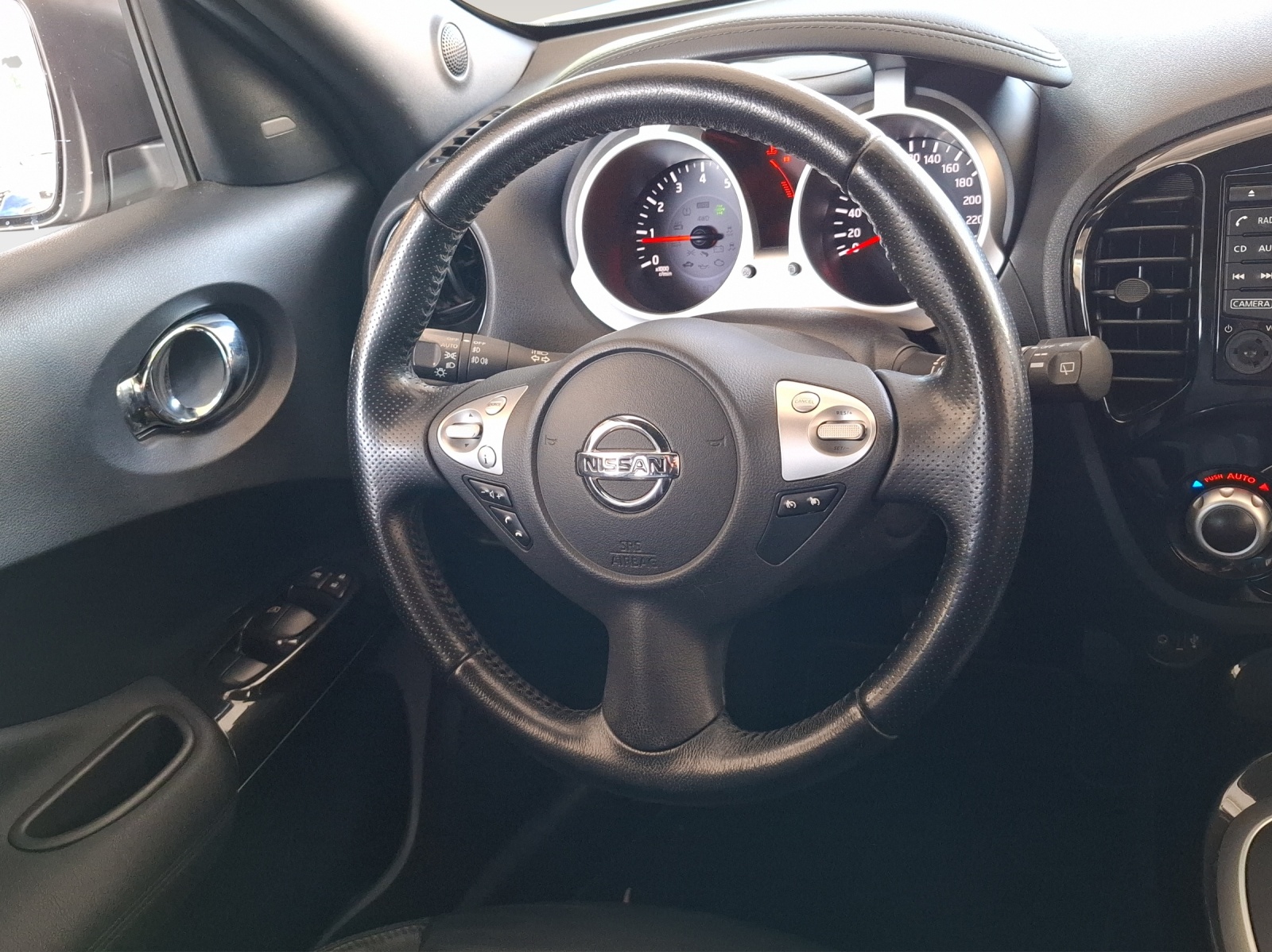 NISSAN Juke 1.6 DIG-T tekna 4x4 Xtronic M-CVT // 8-fach bereift-image-14