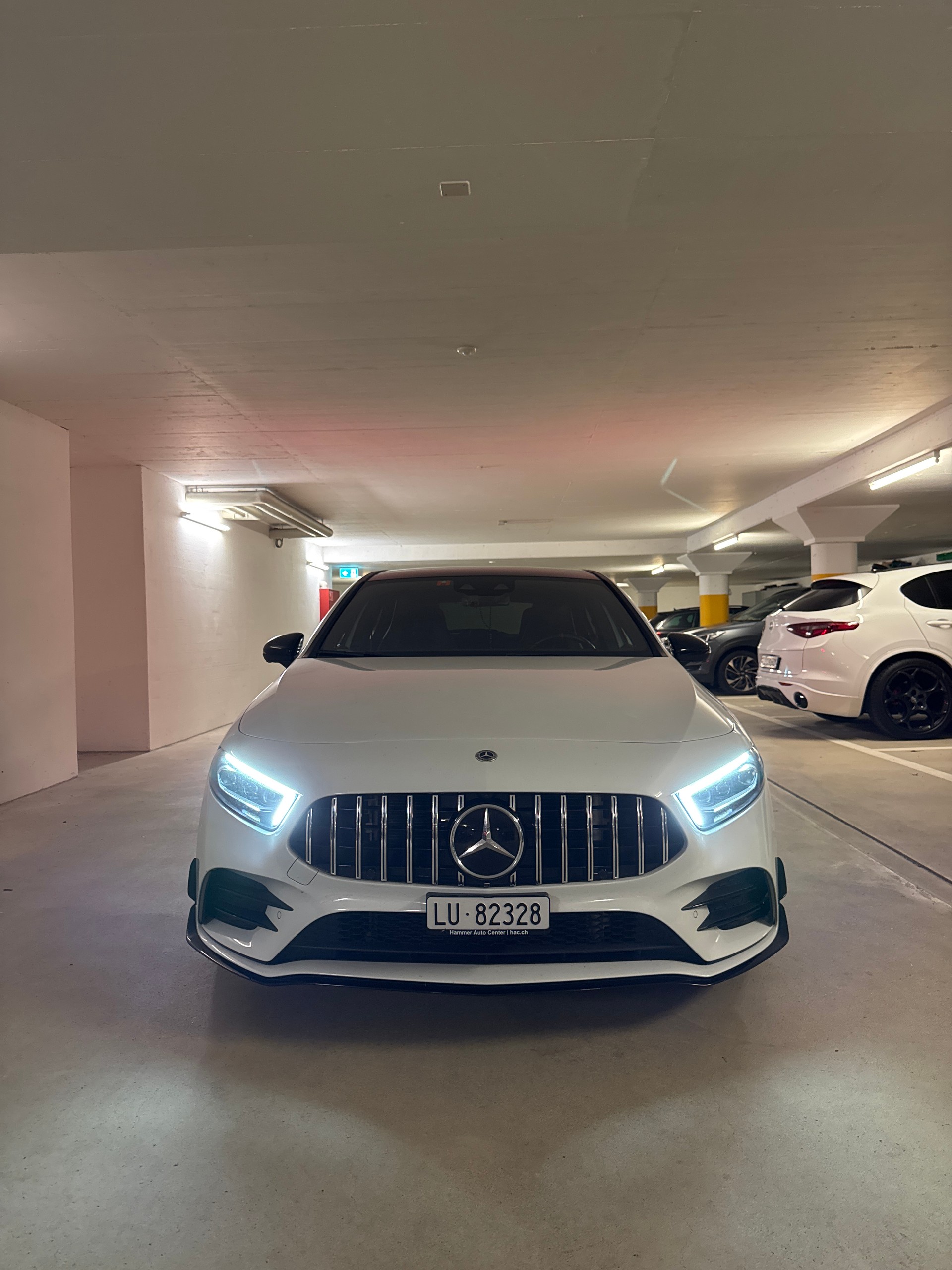 MERCEDES-BENZ A 35 AMG 4matic-image-1