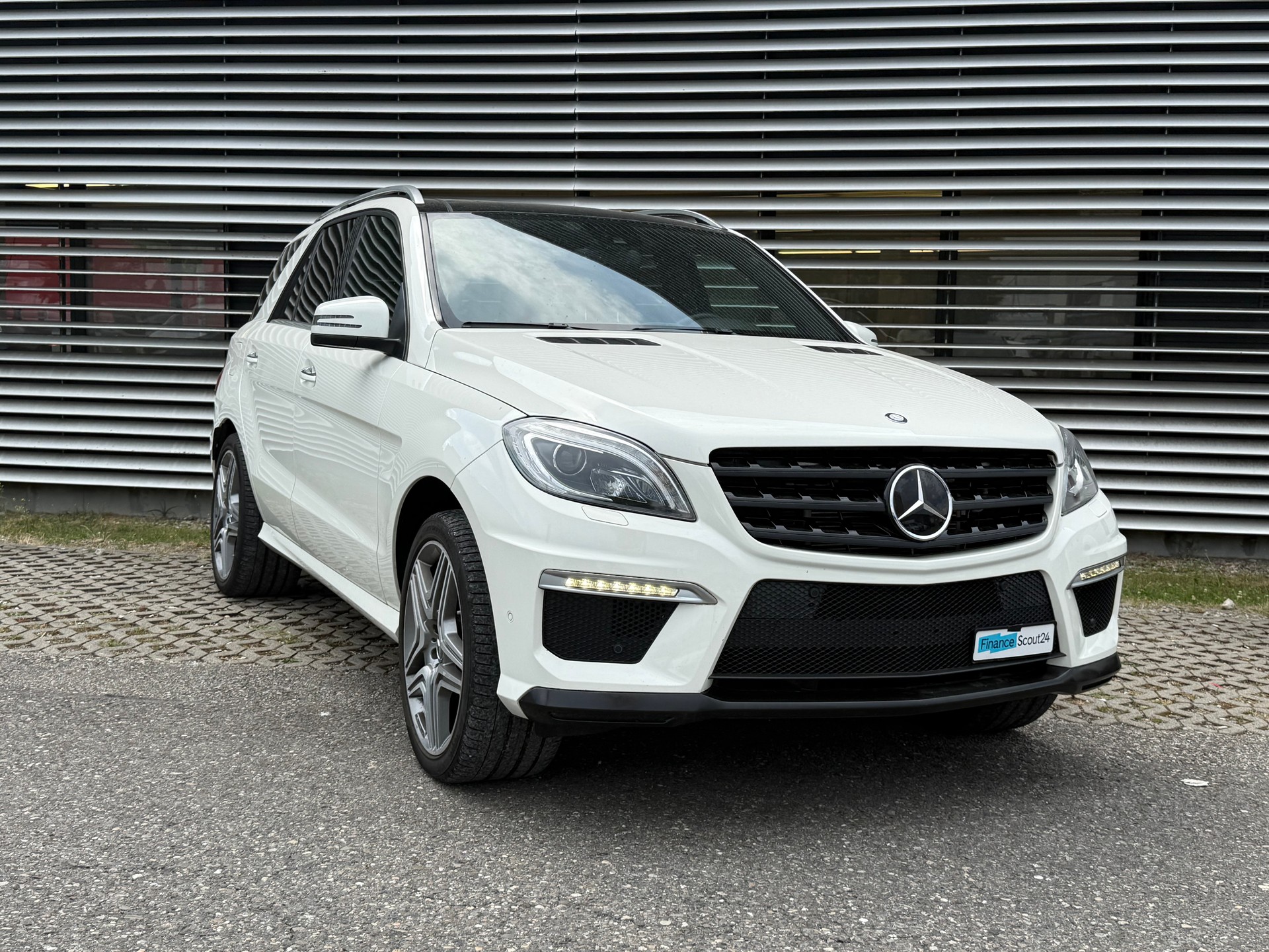 MERCEDES-BENZ ML 63 AMG 4Matic Speedshift-image-10