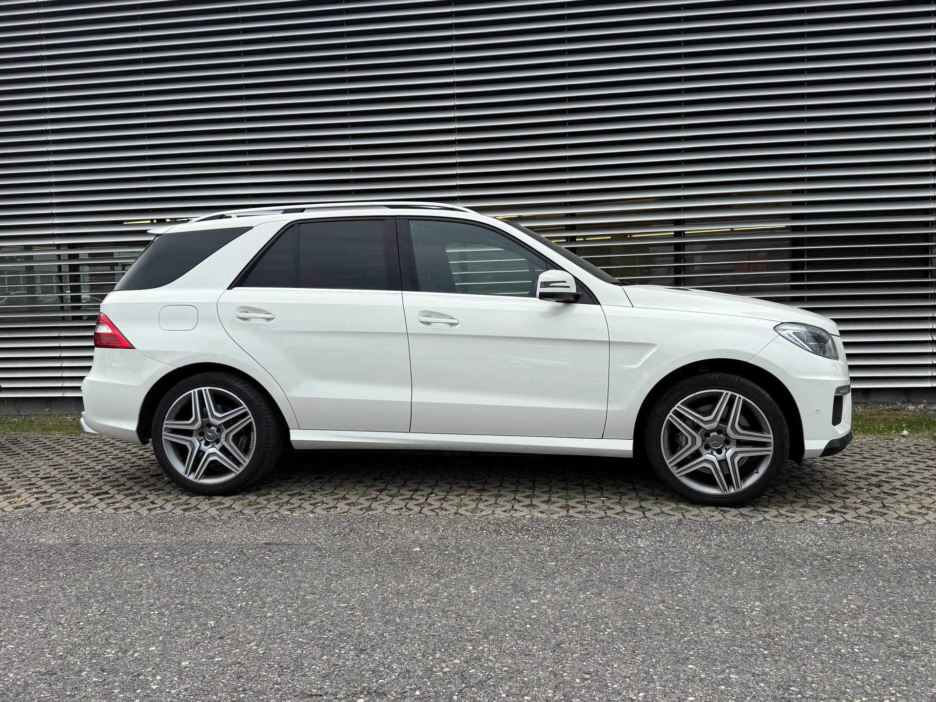 MERCEDES-BENZ ML 63 AMG 4Matic Speedshift-image-8