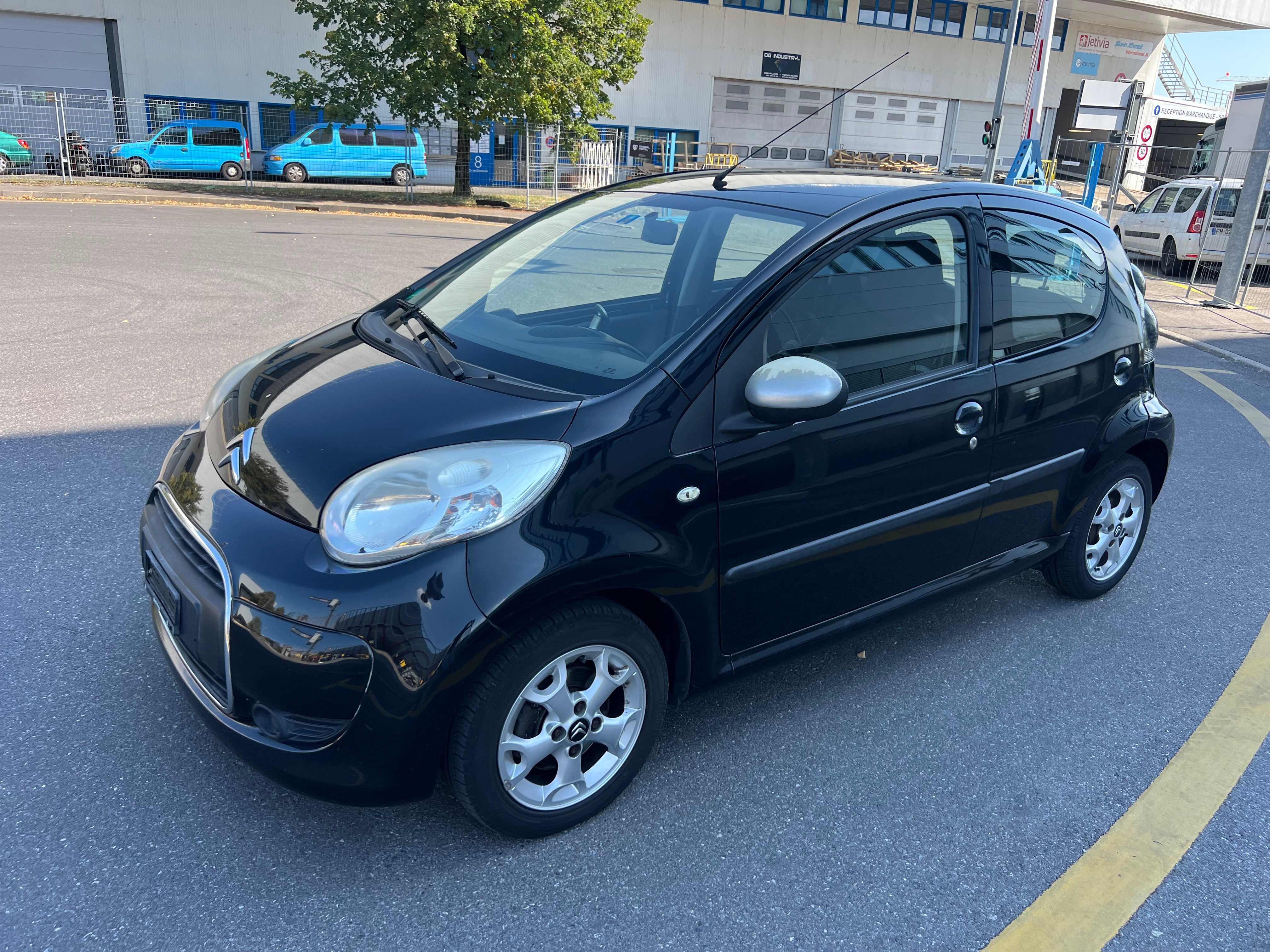 Car photo