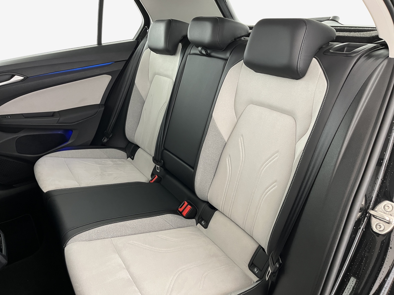 VW Golf 1.5 e TSI mHEV Style DSG-image-11