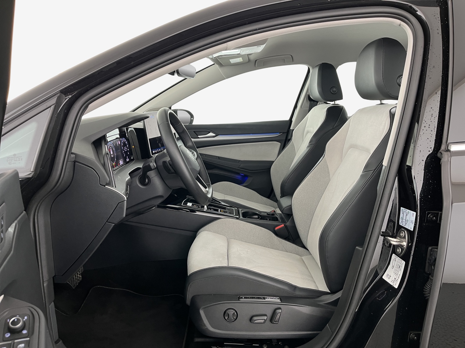 VW Golf 1.5 e TSI mHEV Style DSG-image-7