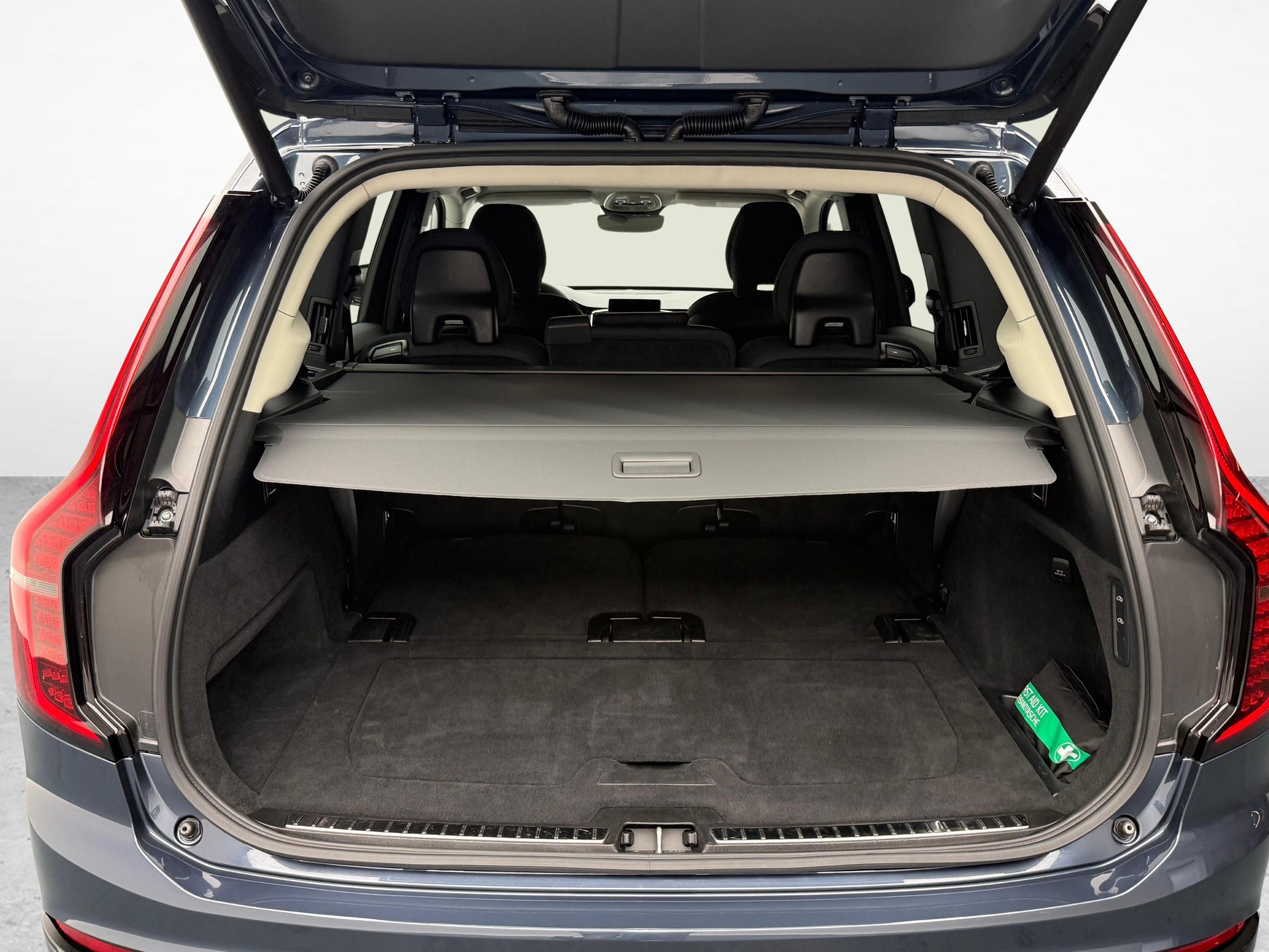 VOLVO XC90 2.0 T8 TE Plus Dark eAWD-image-11