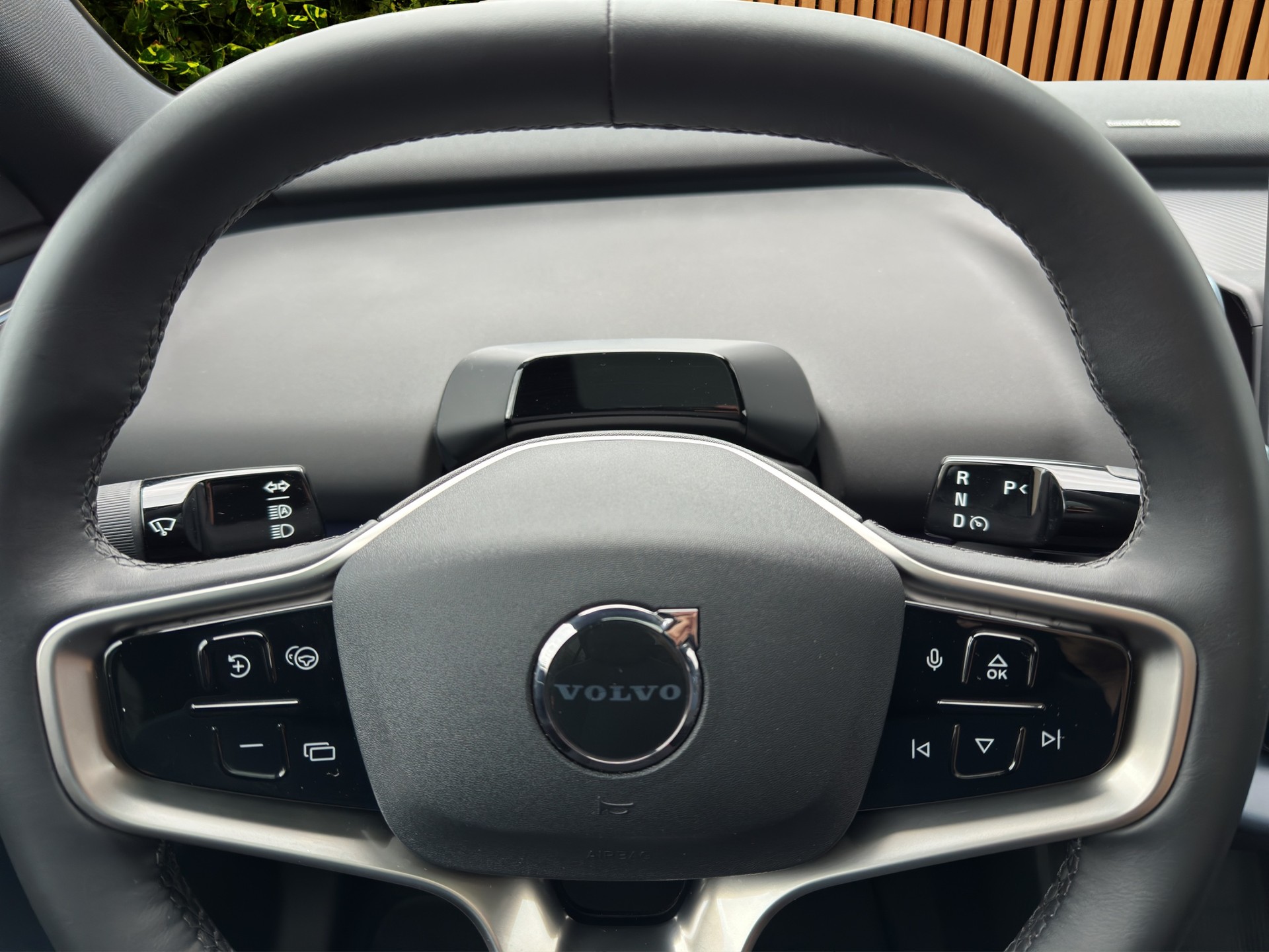 VOLVO EX30 E60 Twin Ultra Performance AWD-image-11