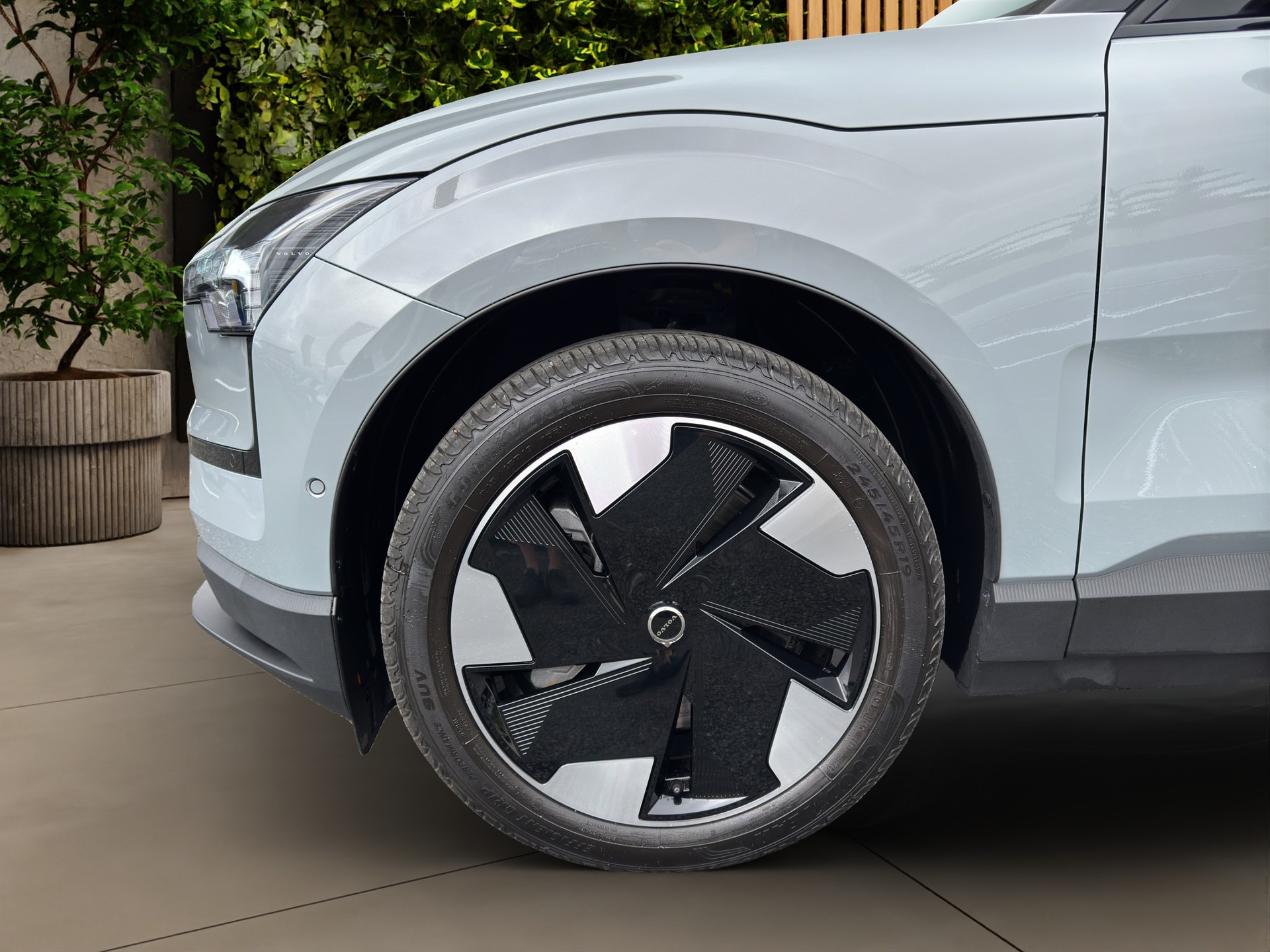 VOLVO EX30 E60 Twin Ultra Performance AWD-image-7