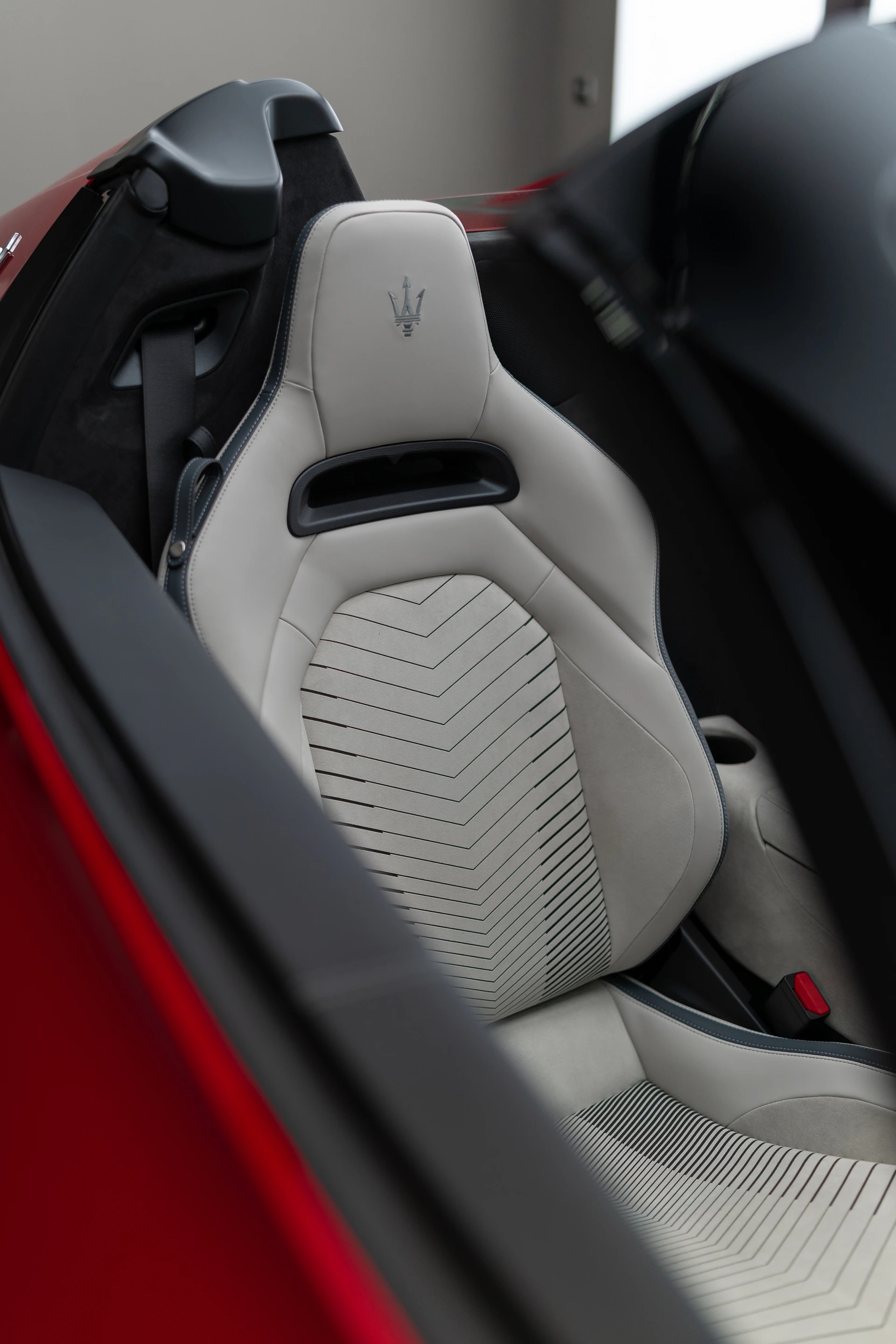 MASERATI MC20 Cielo - Rosso Vincente - FUORISERIE-image-10