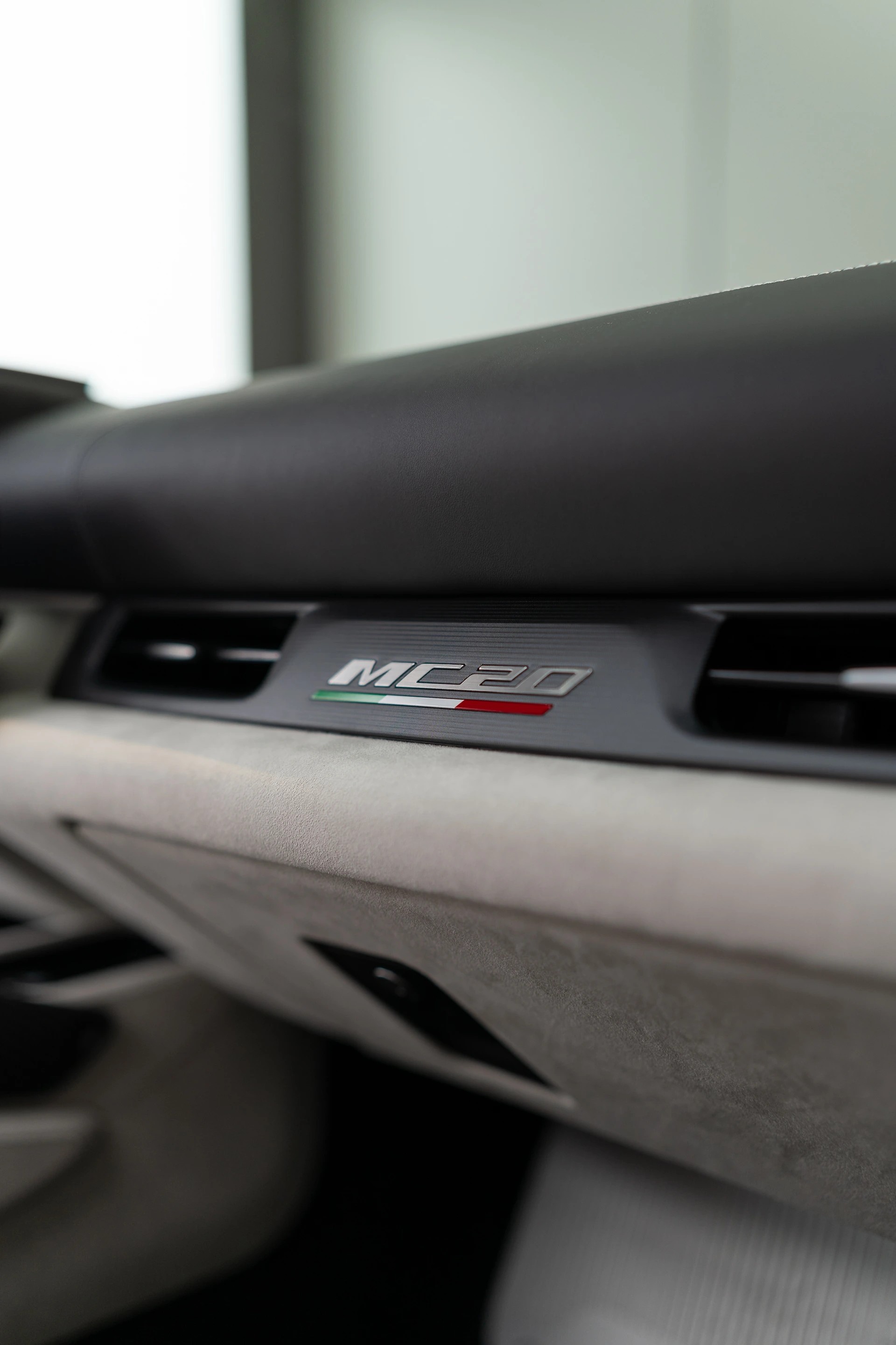 MASERATI MC20 Cielo - Rosso Vincente - FUORISERIE-image-14