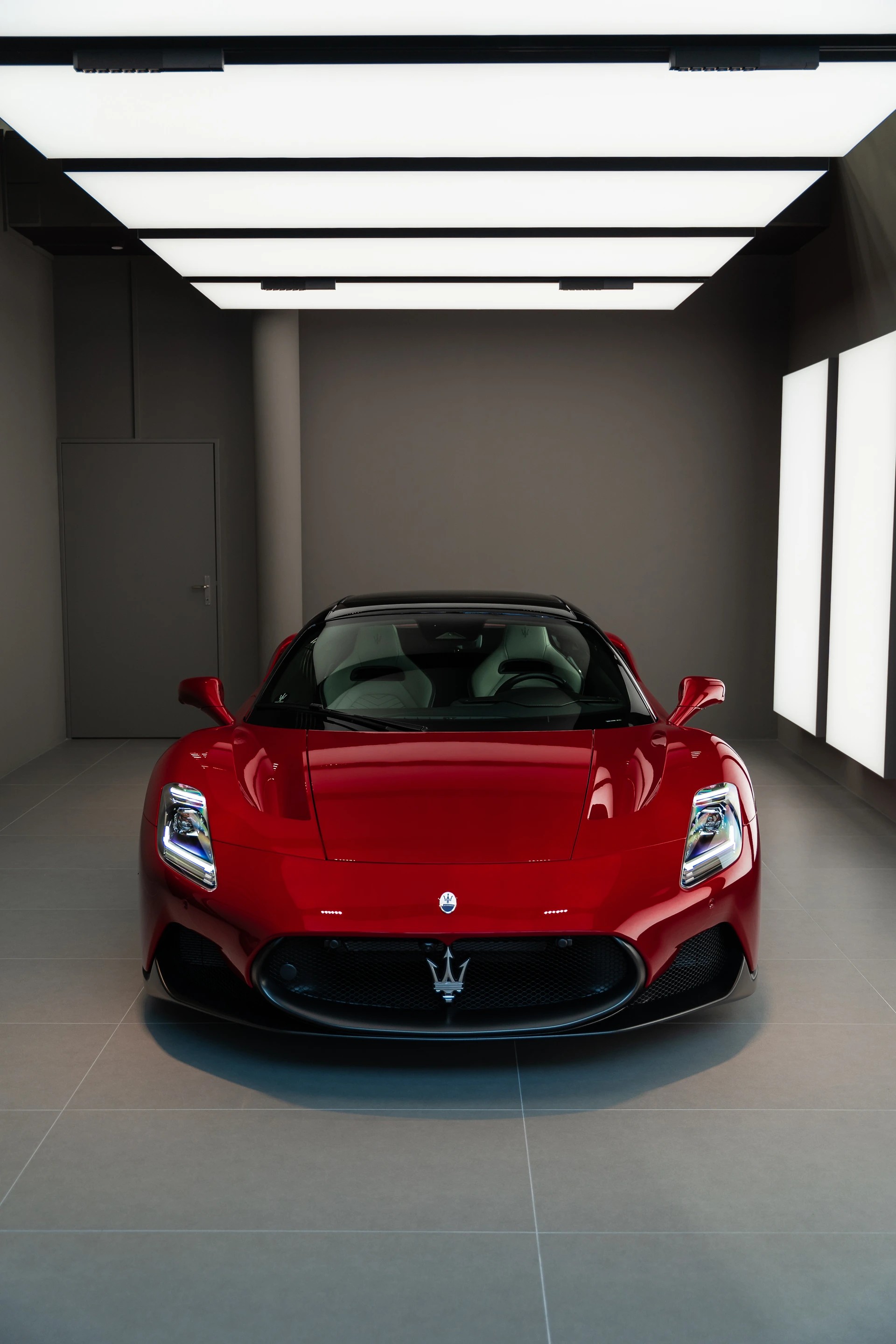 MASERATI MC20 Cielo - Rosso Vincente - FUORISERIE-image-1