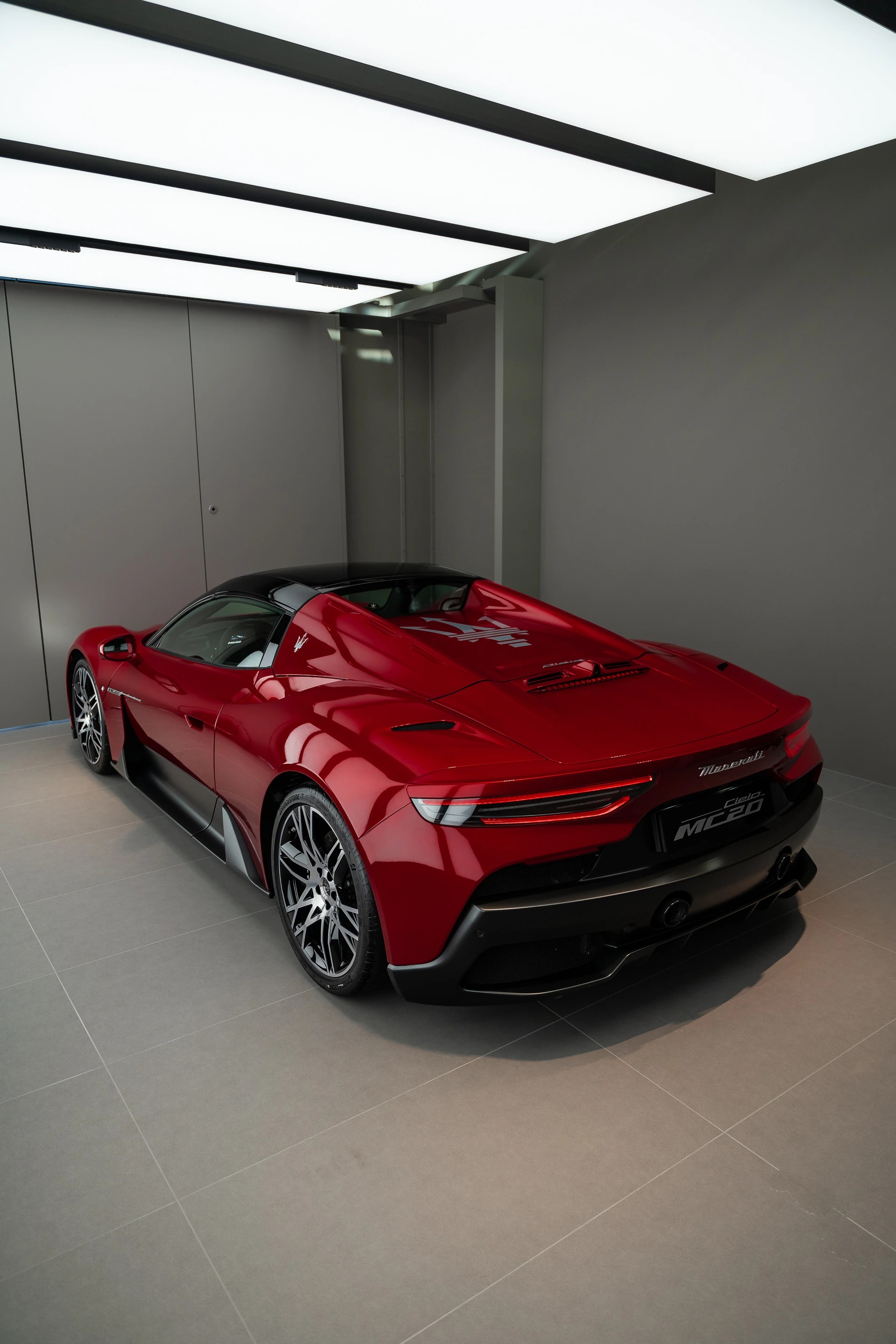 MASERATI MC20 Cielo - Rosso Vincente - FUORISERIE-image-9