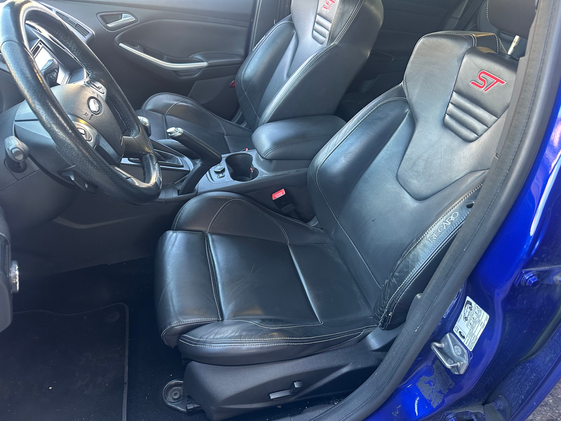 FORD Focus 2.0 SCTi ST-3-image-3