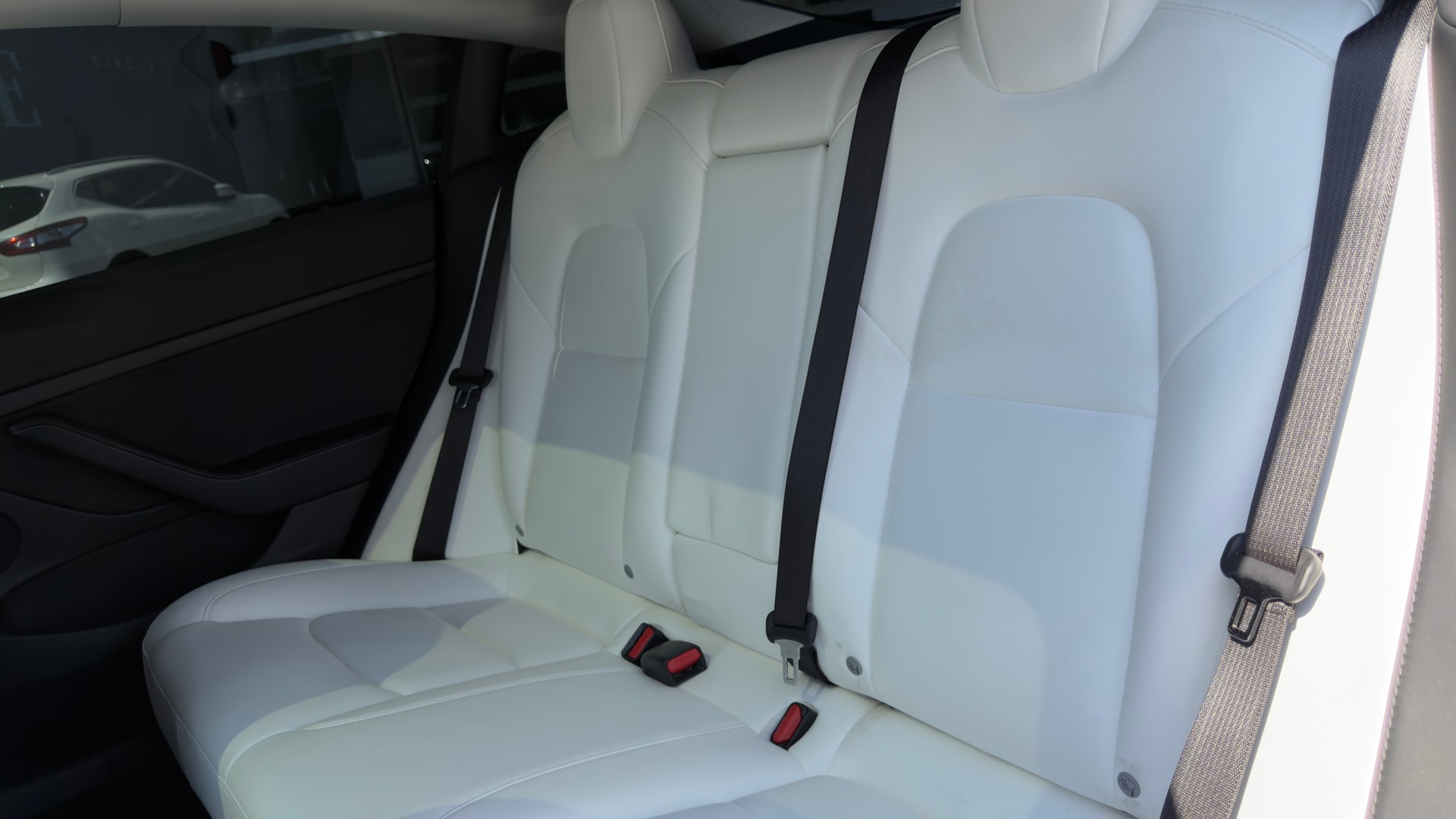 TESLA Model 3 Long Range Dual Motor AWD-image-11