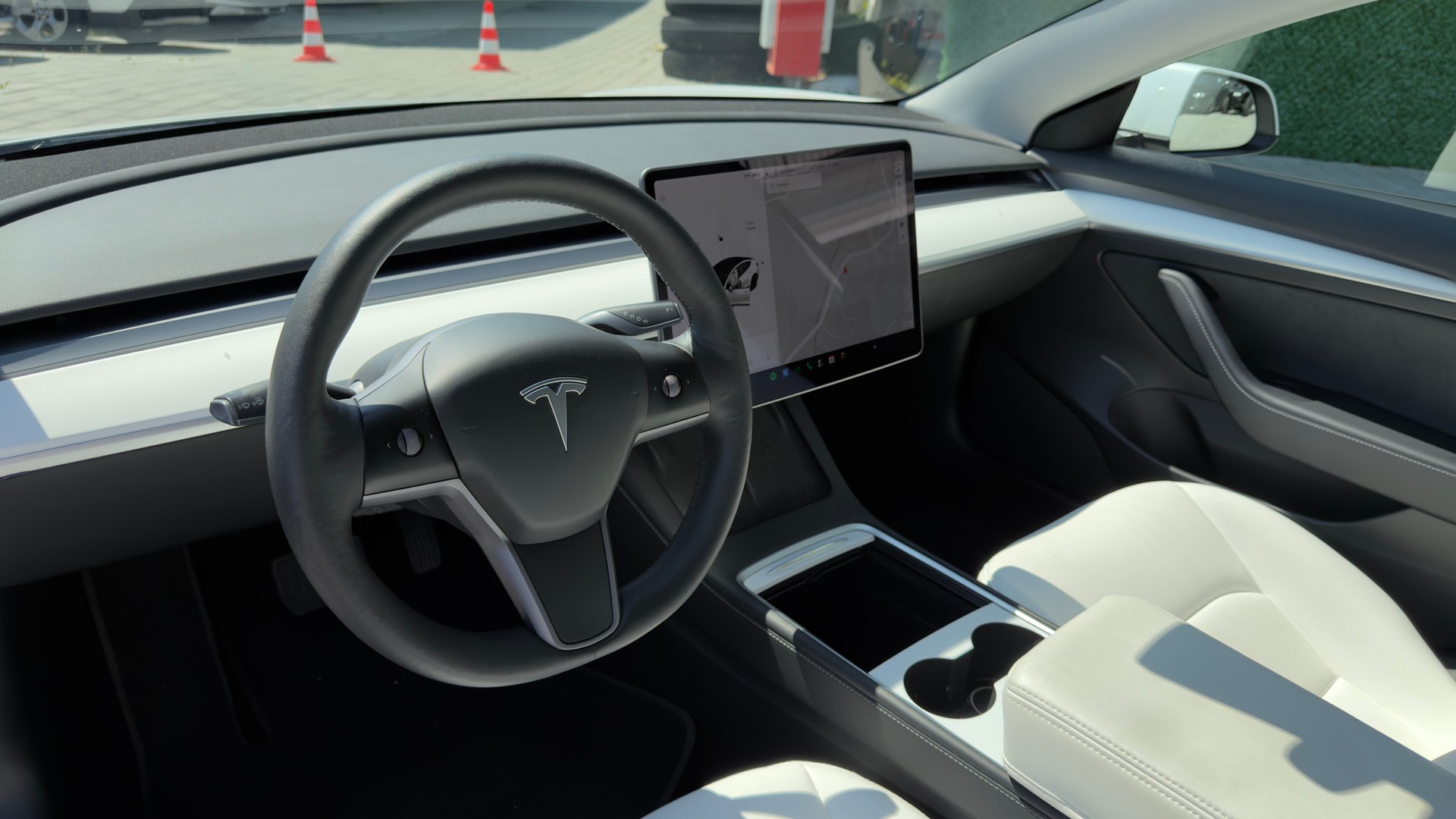 TESLA Model 3 Long Range Dual Motor AWD-image-9