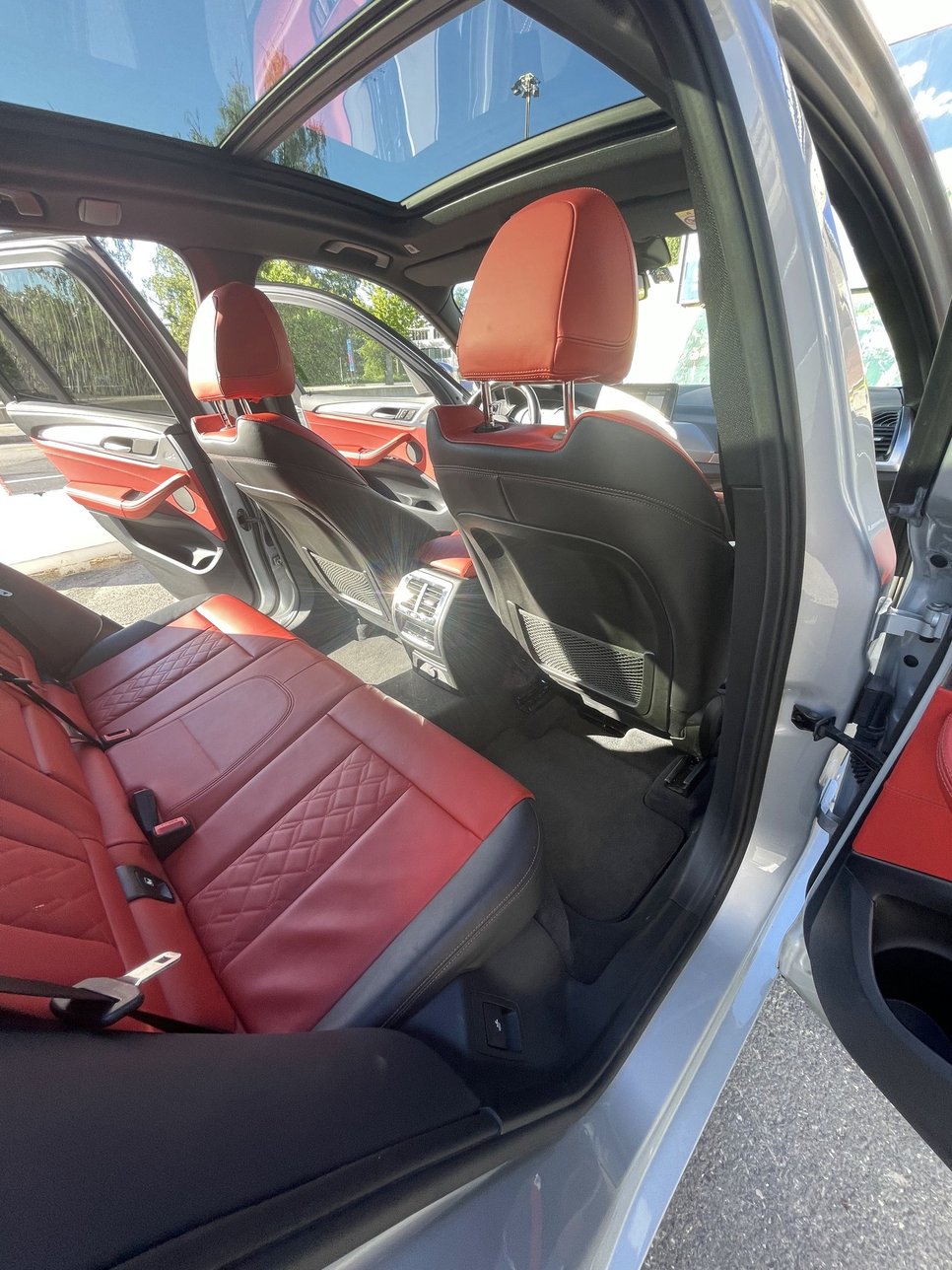 BMW M40i-image-4