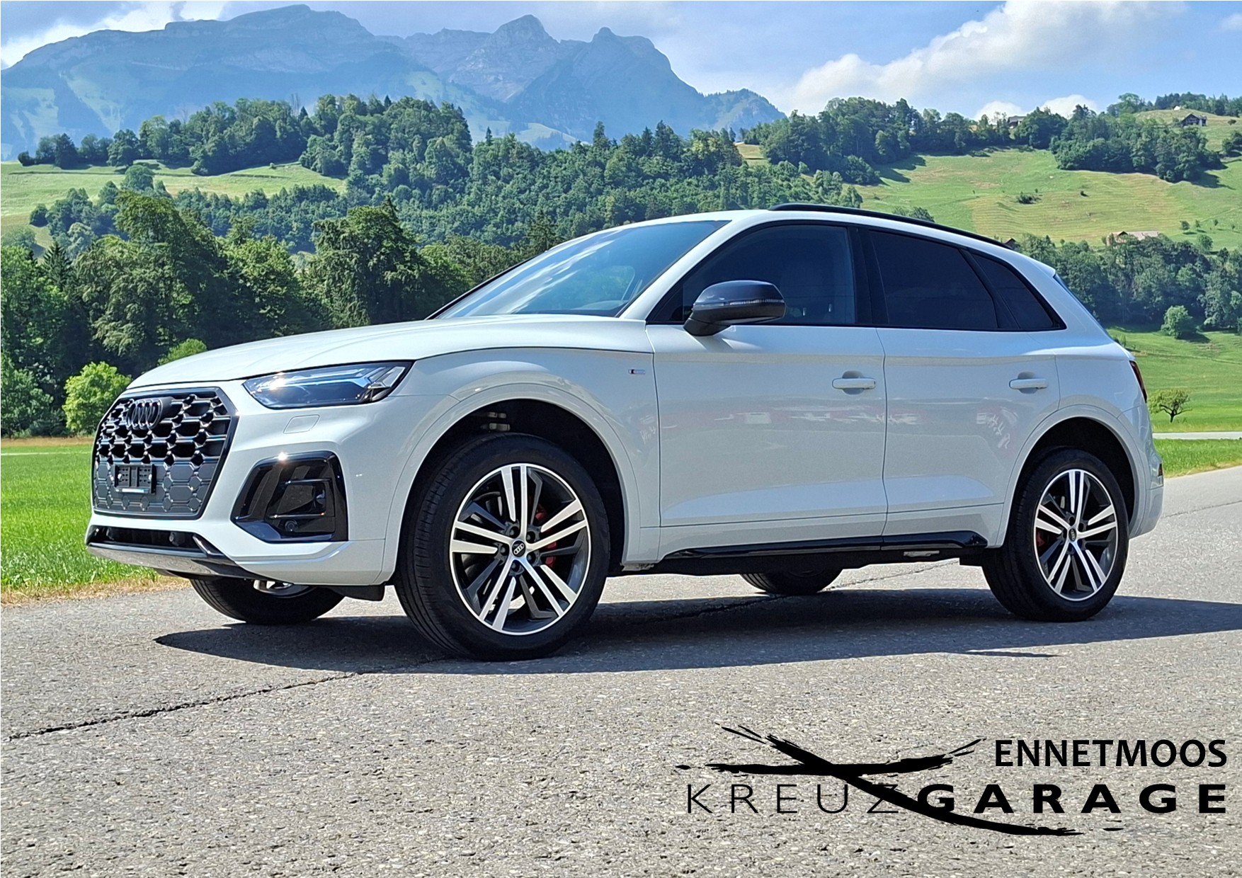 AUDI Q5 40 TDI Black Edition quattro S-tronic *CH-Fahrzeug m. ASSP+8-fach bereift m. Pneu*-image-1