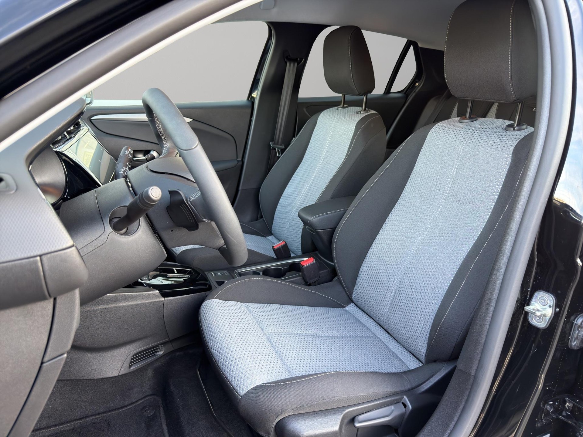OPEL Corsa 1.2 T Hybrid Edition-image-2