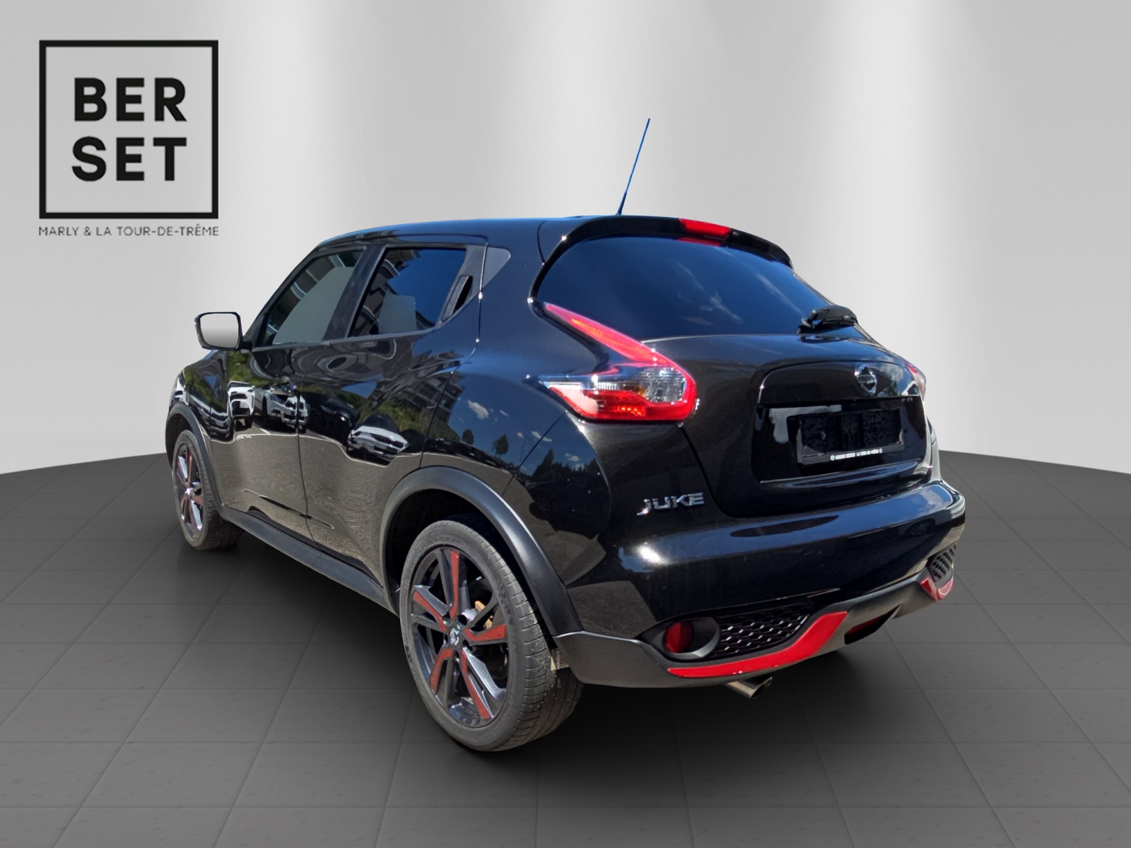 NISSAN Juke 1.6 DIG-T N-Connecta 4x4-image-2