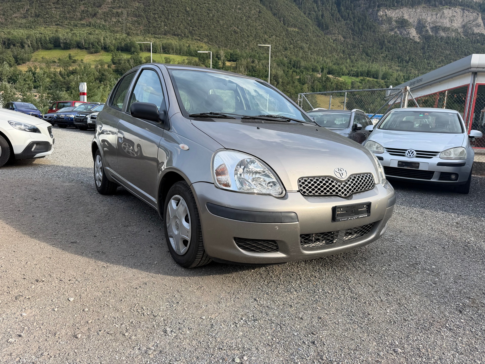 TOYOTA Yaris 1.0 Linea Luna-image-0