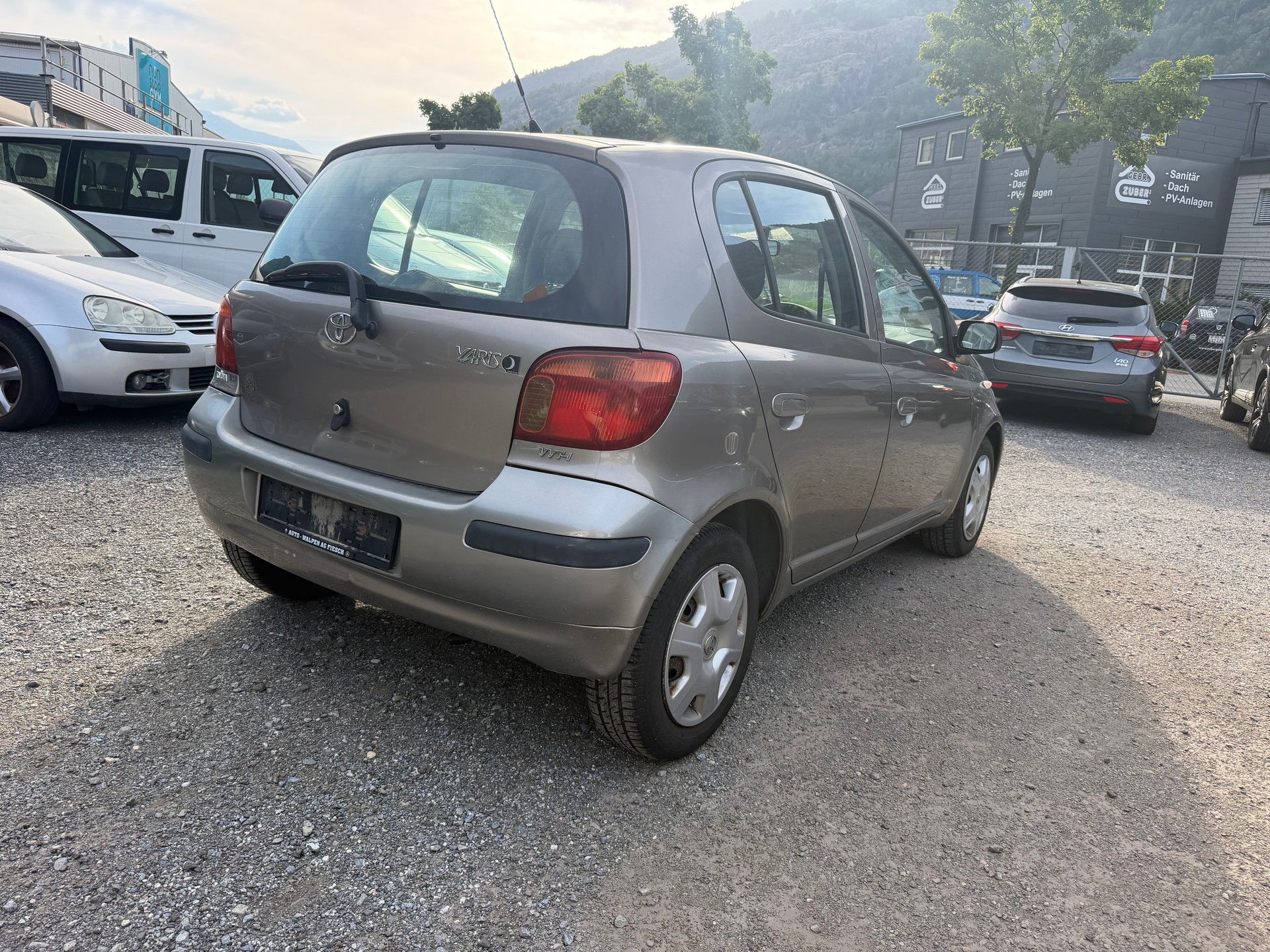 TOYOTA Yaris 1.0 Linea Luna-image-1