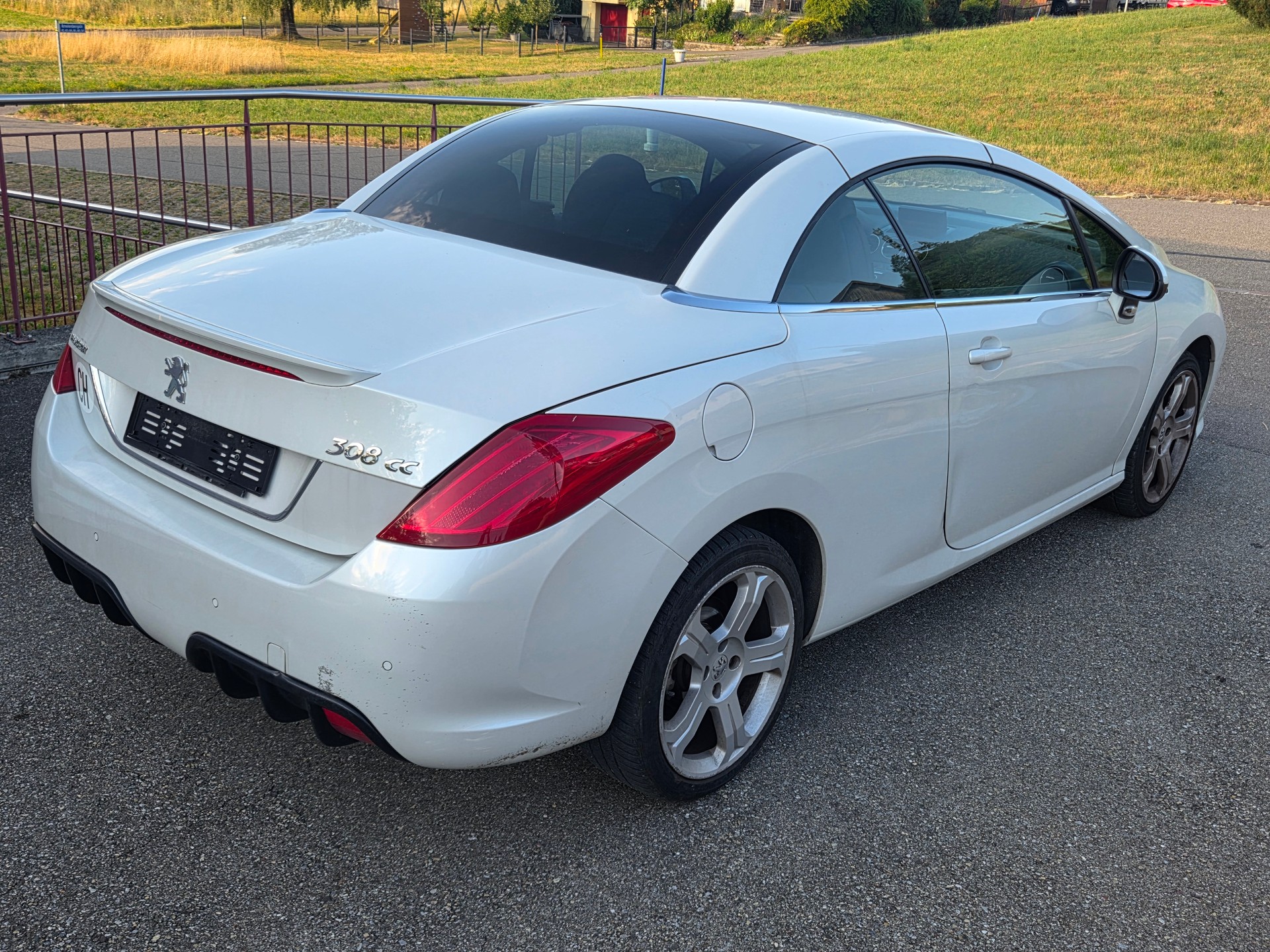 PEUGEOT 308 CC 1.6 16V Turbo Active Automatic-image-5