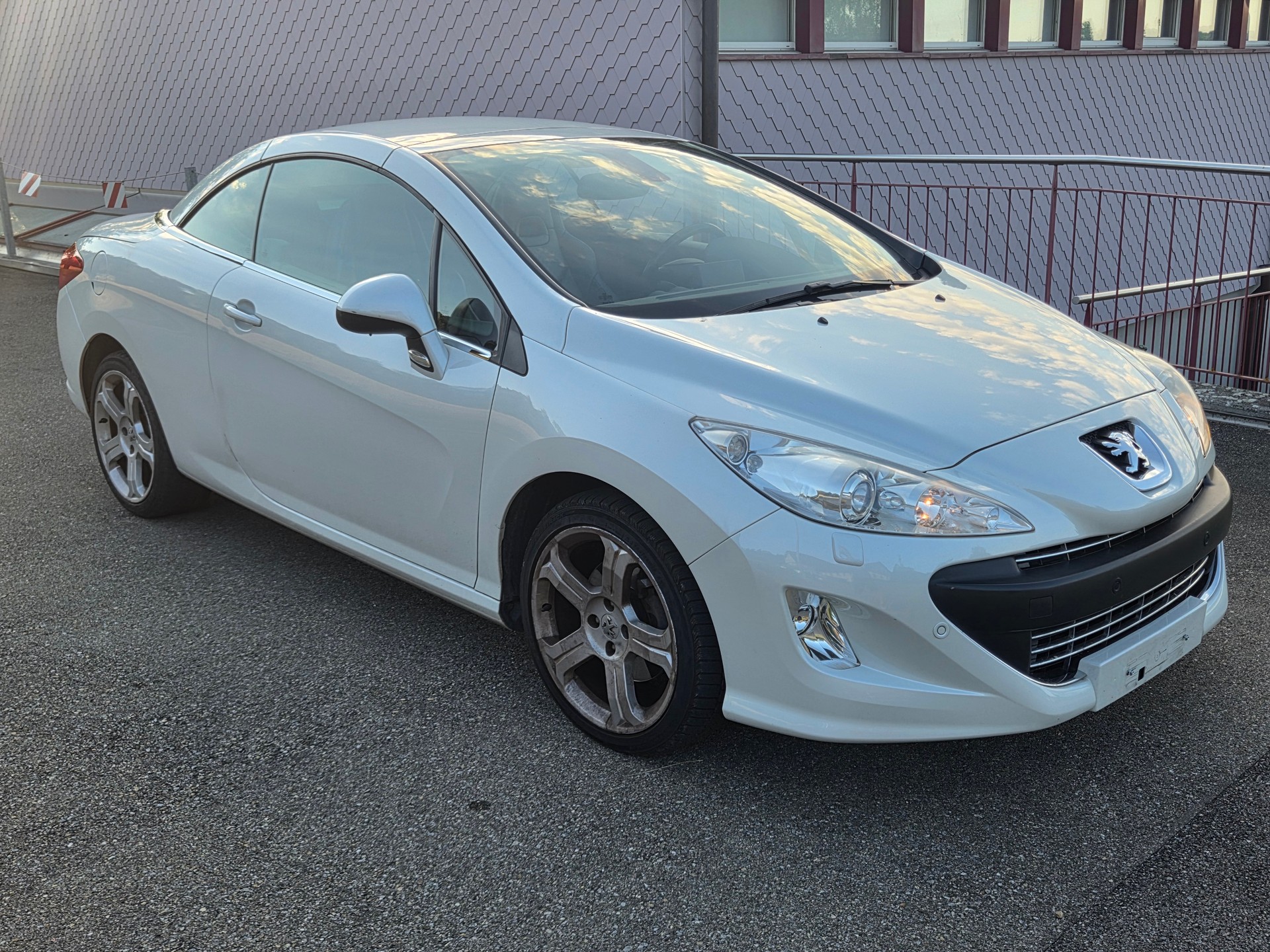 PEUGEOT 308 CC 1.6 16V Turbo Active Automatic-image-2