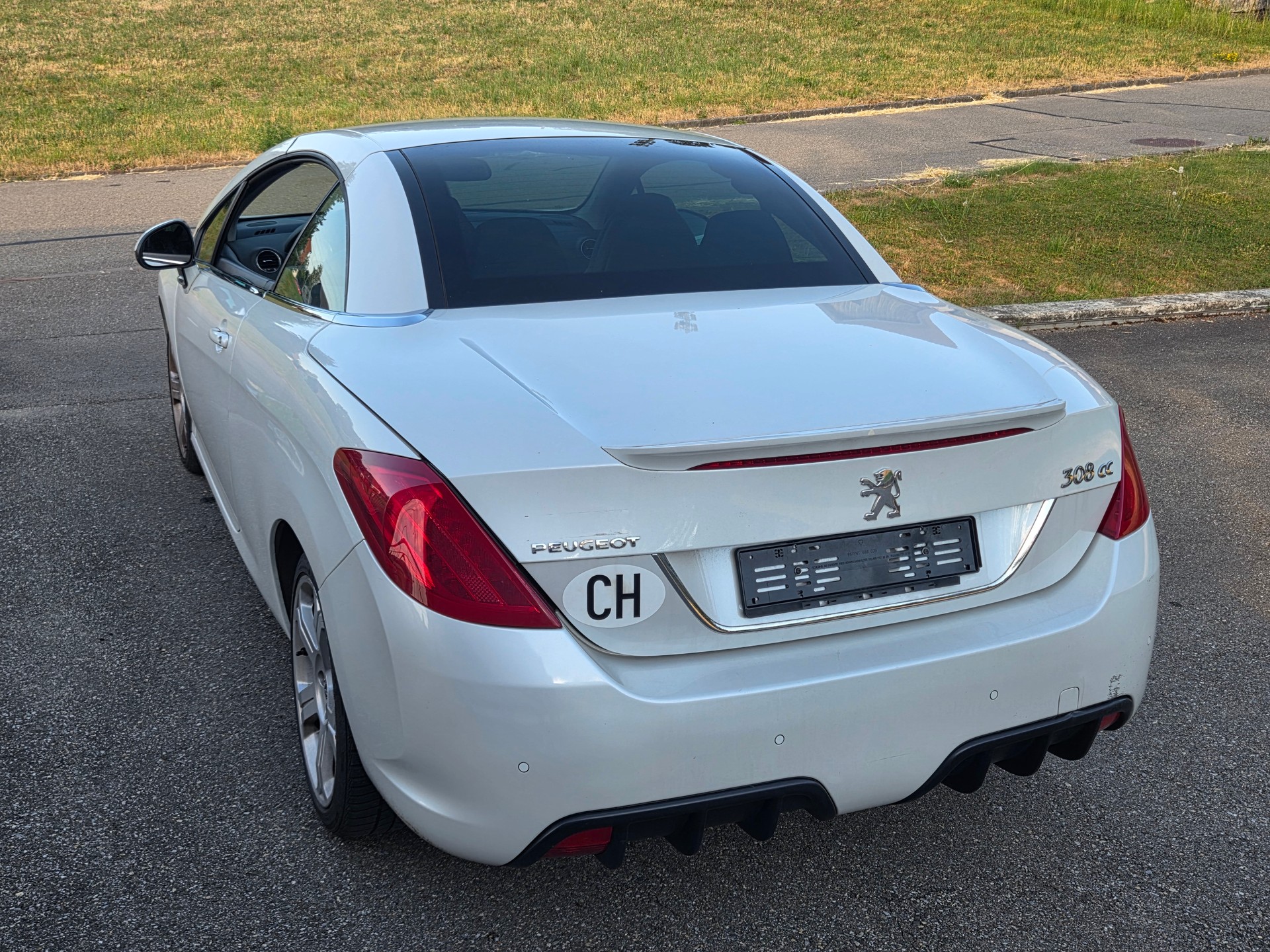 PEUGEOT 308 CC 1.6 16V Turbo Active Automatic-image-4