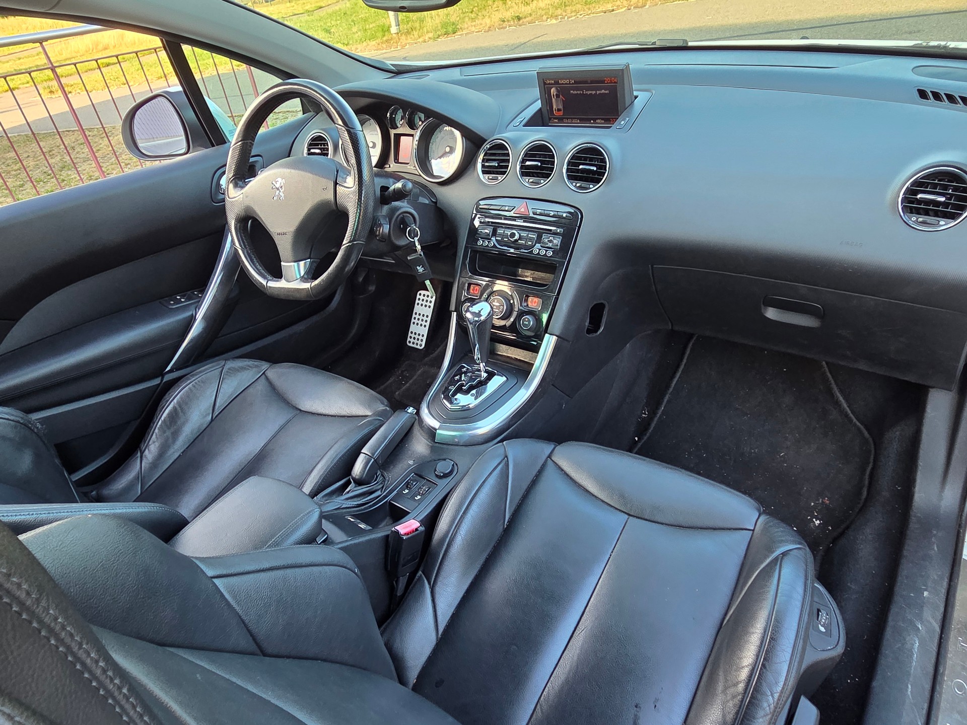 PEUGEOT 308 CC 1.6 16V Turbo Active Automatic-image-6