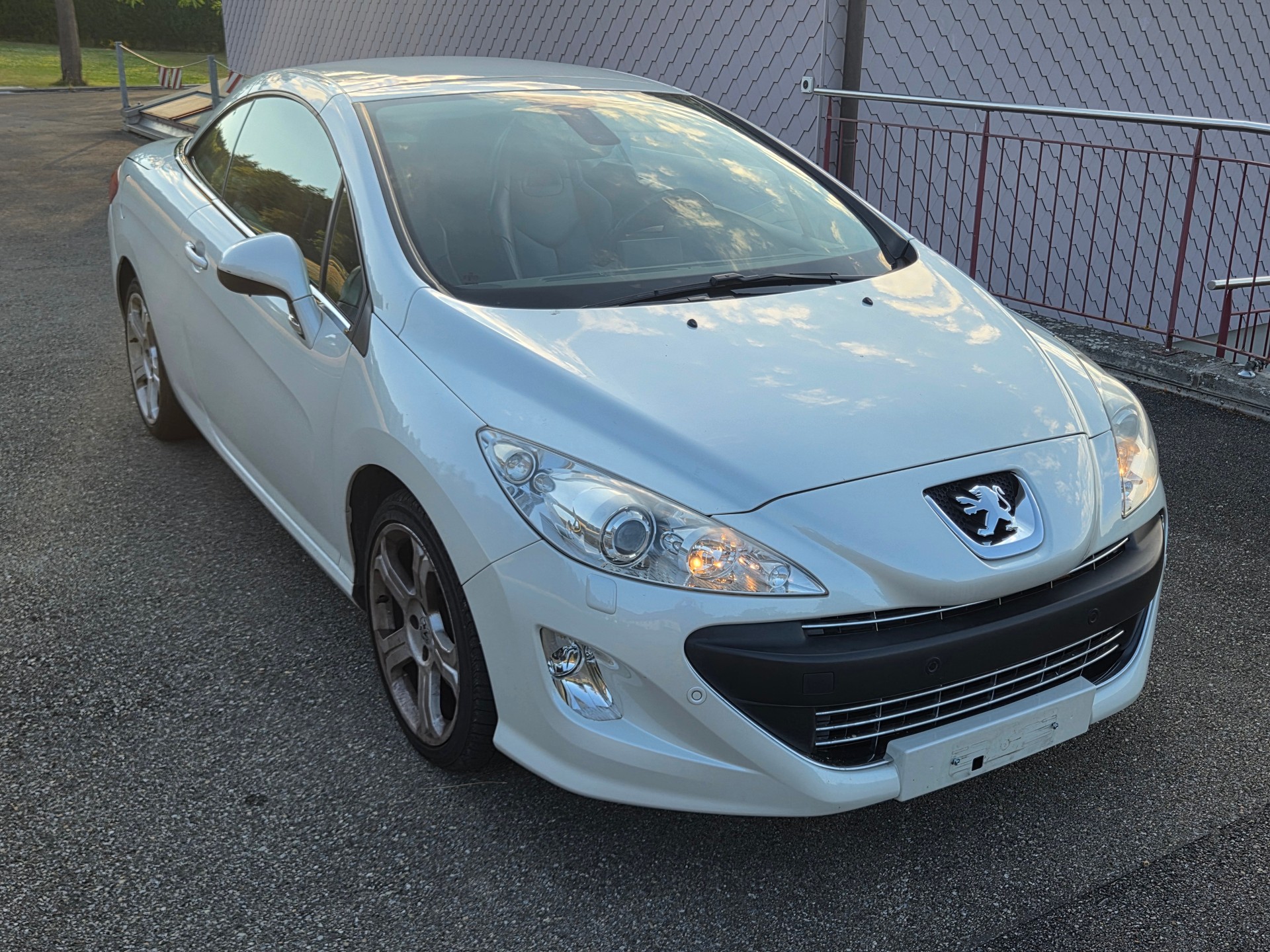 PEUGEOT 308 CC 1.6 16V Turbo Active Automatic-image-3