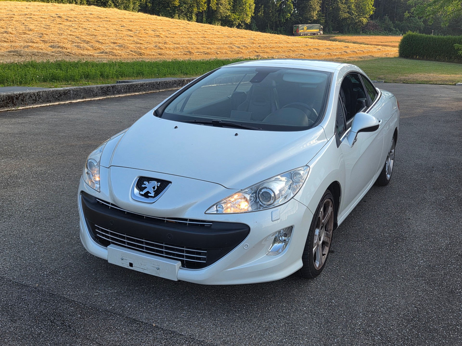 PEUGEOT 308 CC 1.6 16V Turbo Active Automatic-image-1