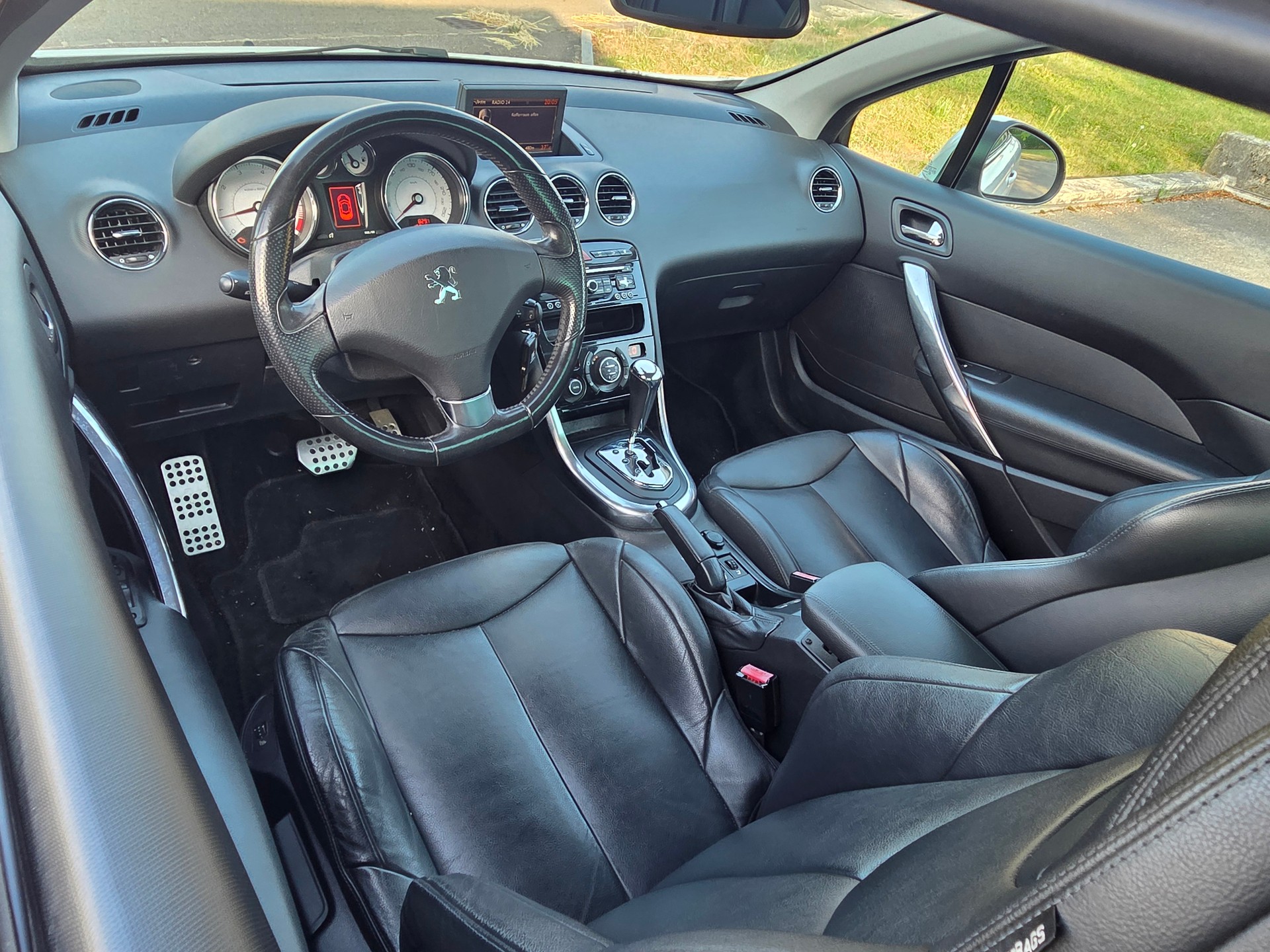 PEUGEOT 308 CC 1.6 16V Turbo Active Automatic-image-7