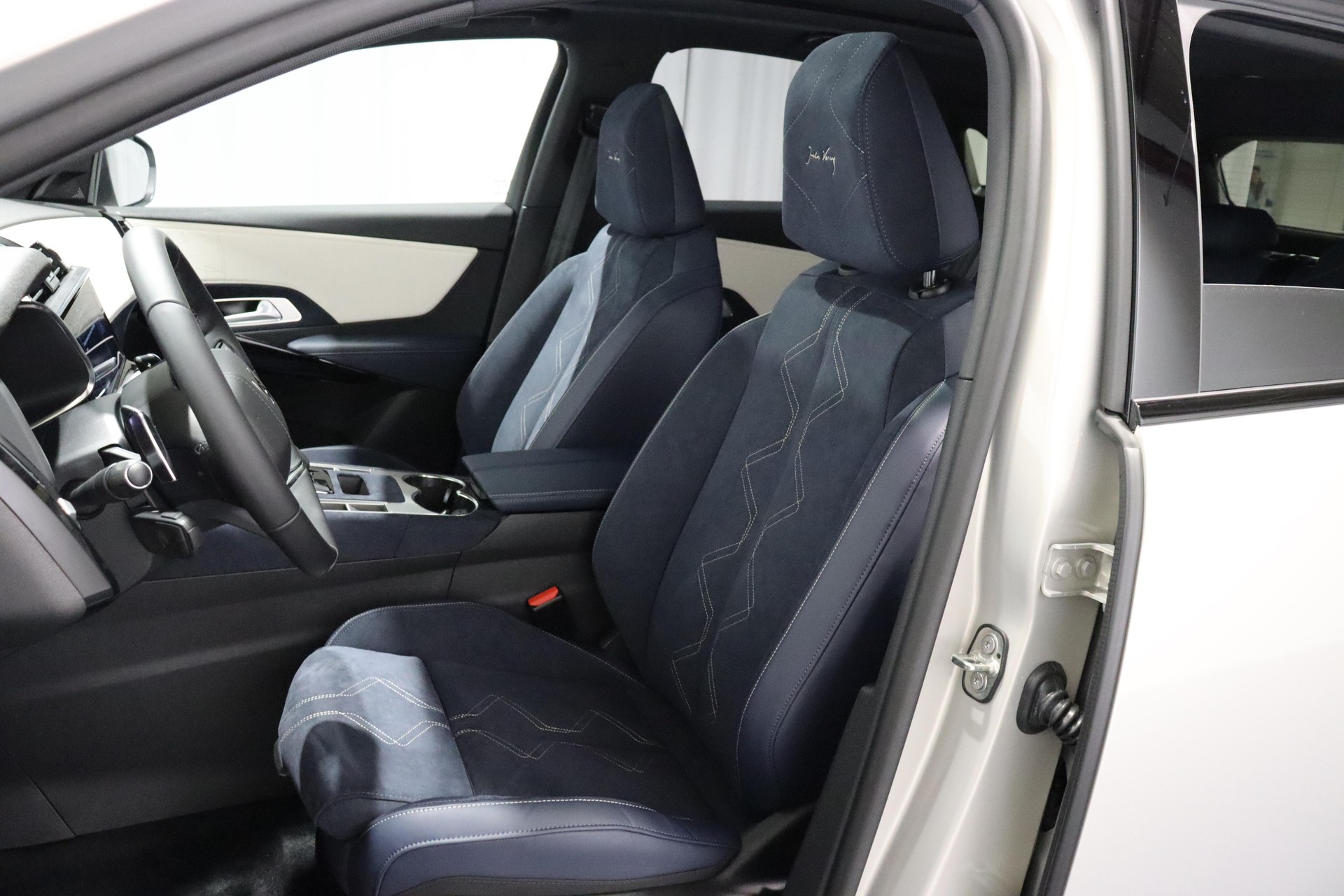 DS AUTOMOBILES 7 1.6 E-Tense Jules Verne 4x4-image-3