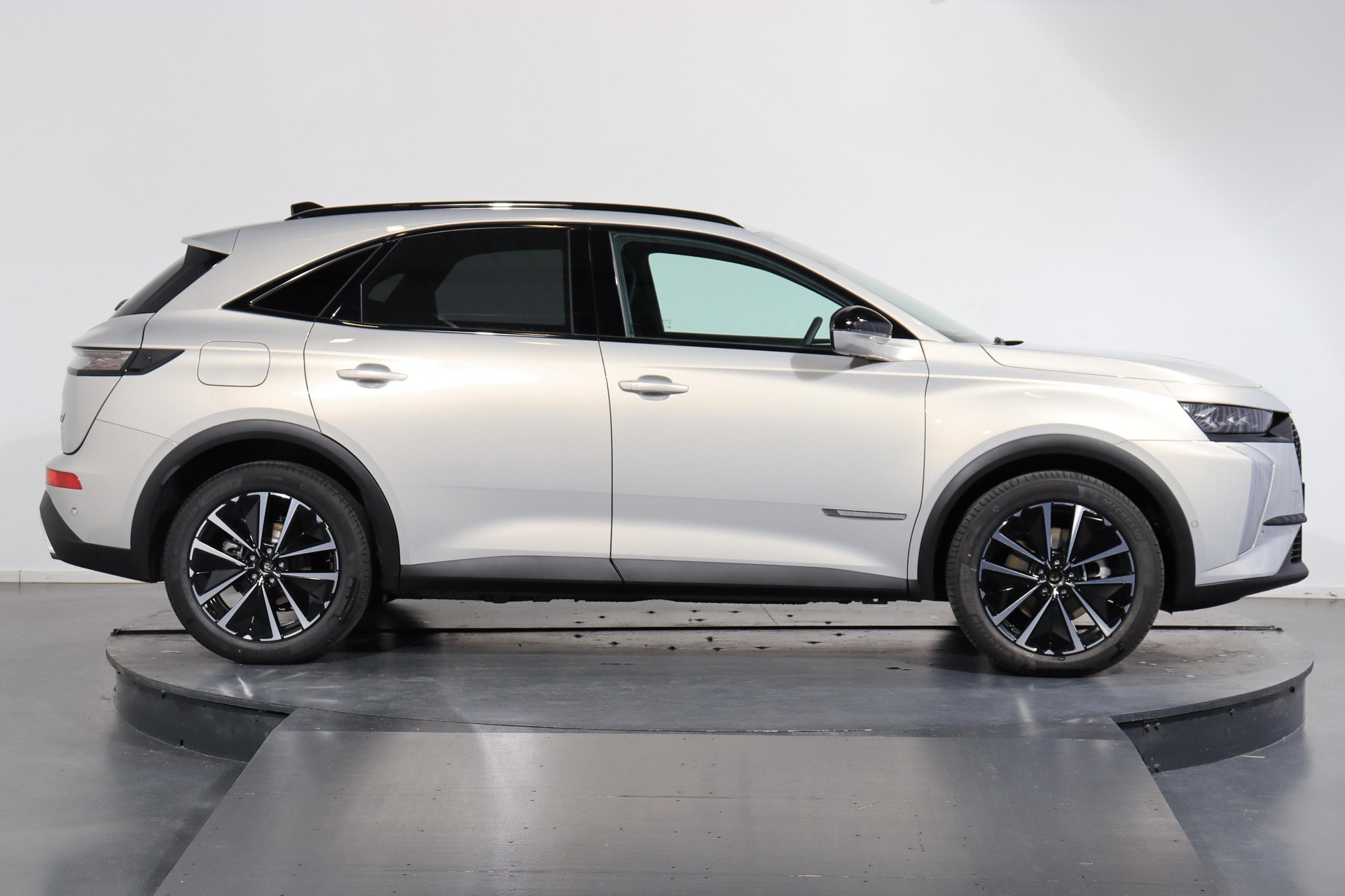 DS AUTOMOBILES 7 1.6 E-Tense Jules Verne 4x4-image-1