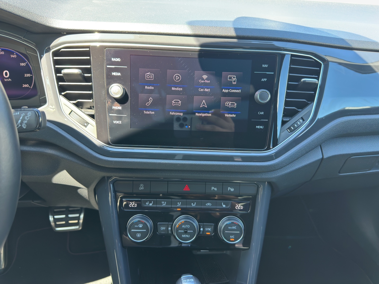 VW T-Roc 2.0 TSI Sport DSG 4Motion-image-10