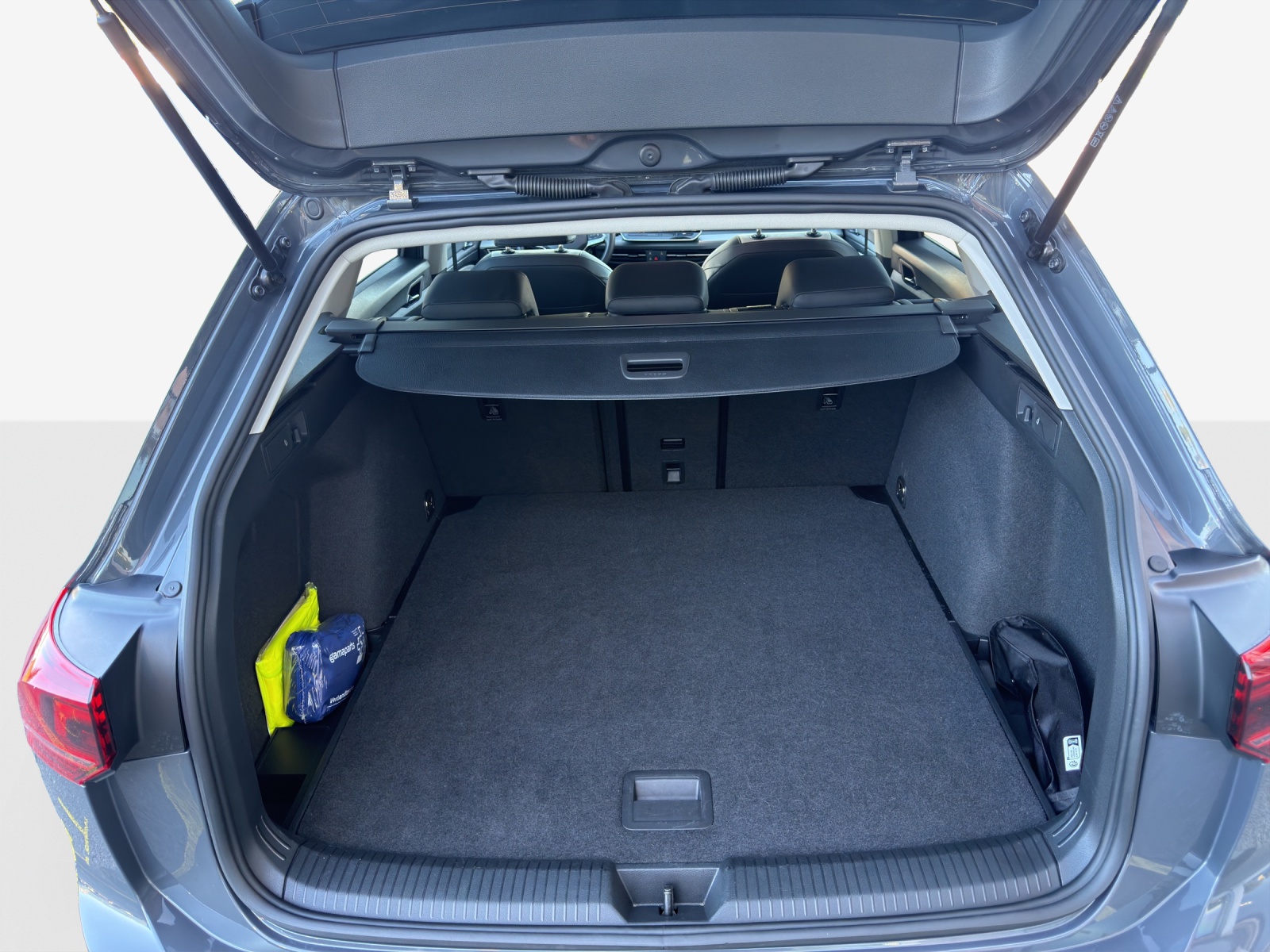 VW Golf Variant 2.0 TDI Style DSG-image-12