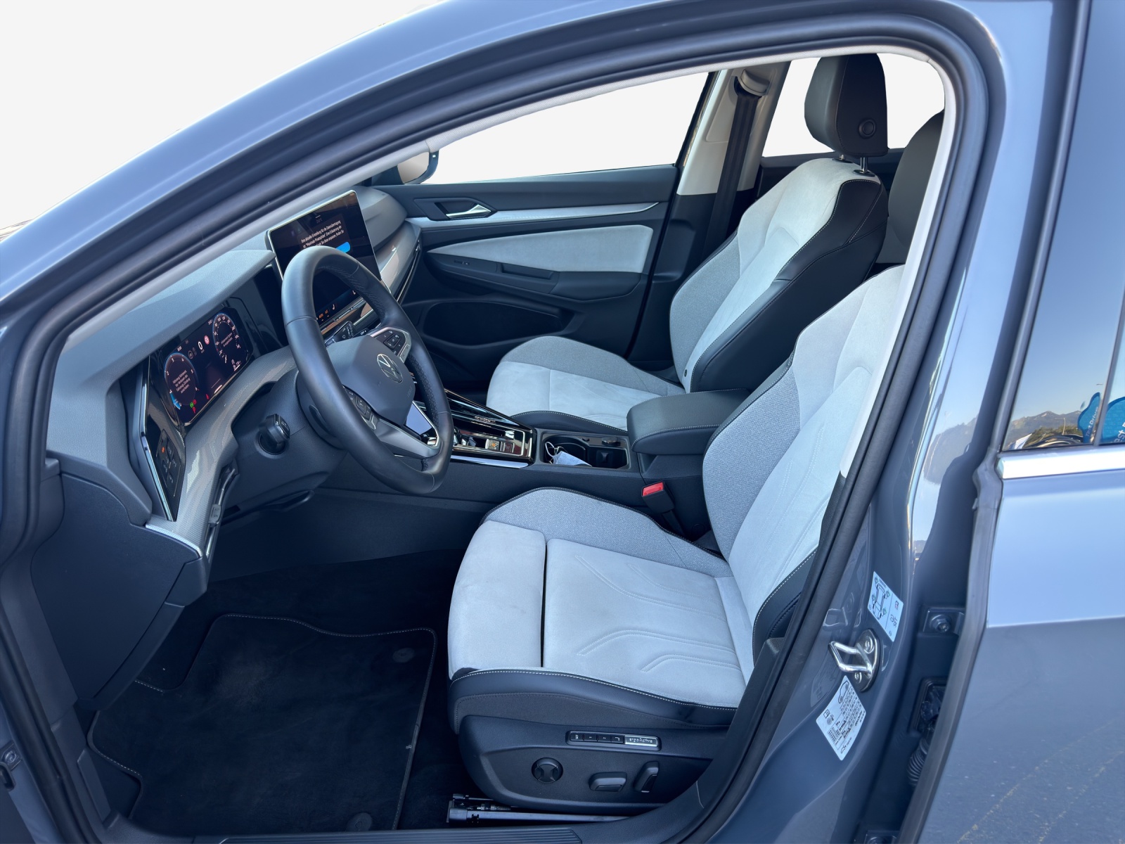 VW Golf Variant 2.0 TDI Style DSG-image-7