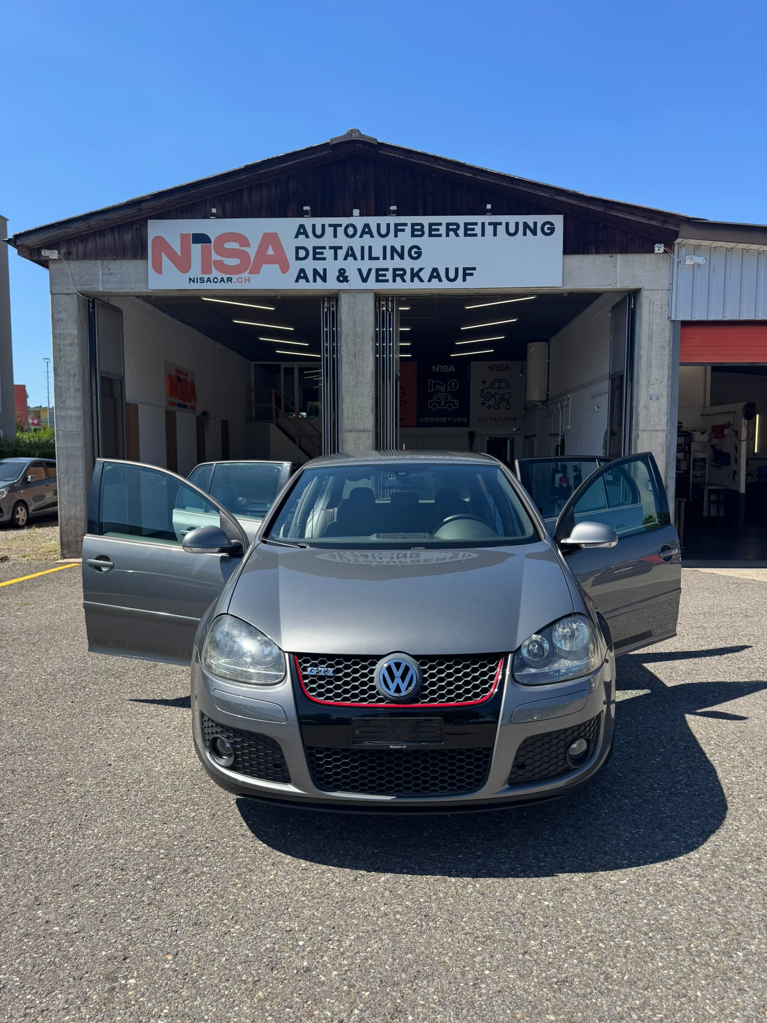 VW Golf 2.0 TFSI GTI-image-2