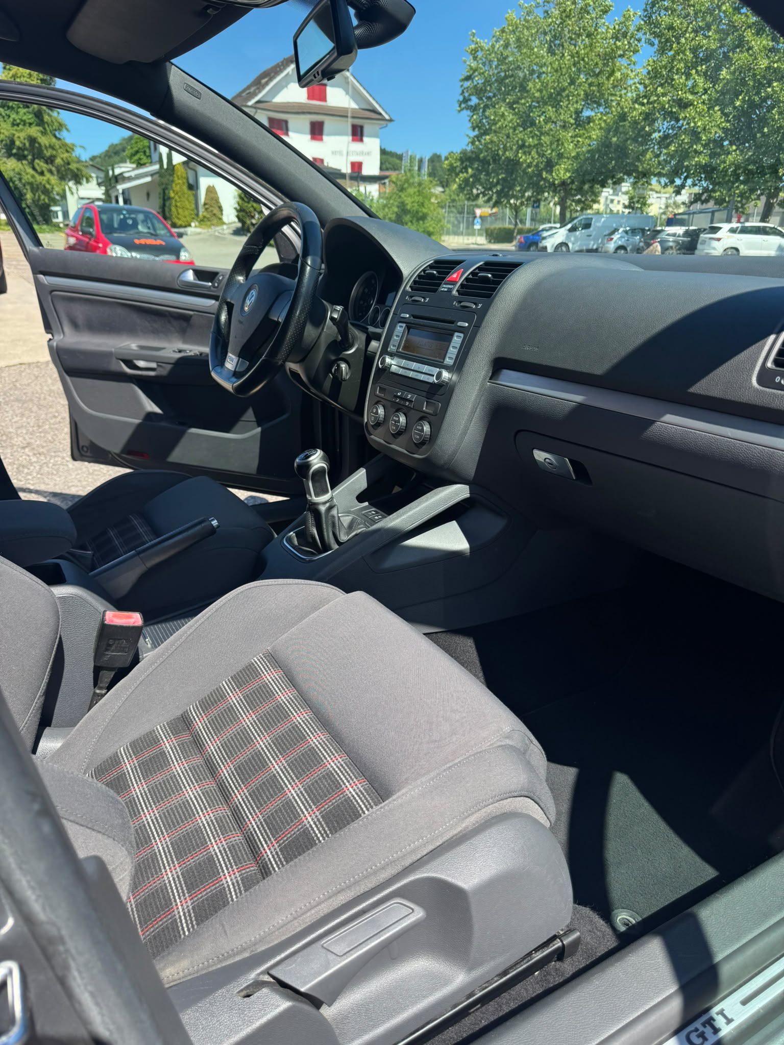 VW Golf 2.0 TFSI GTI-image-17