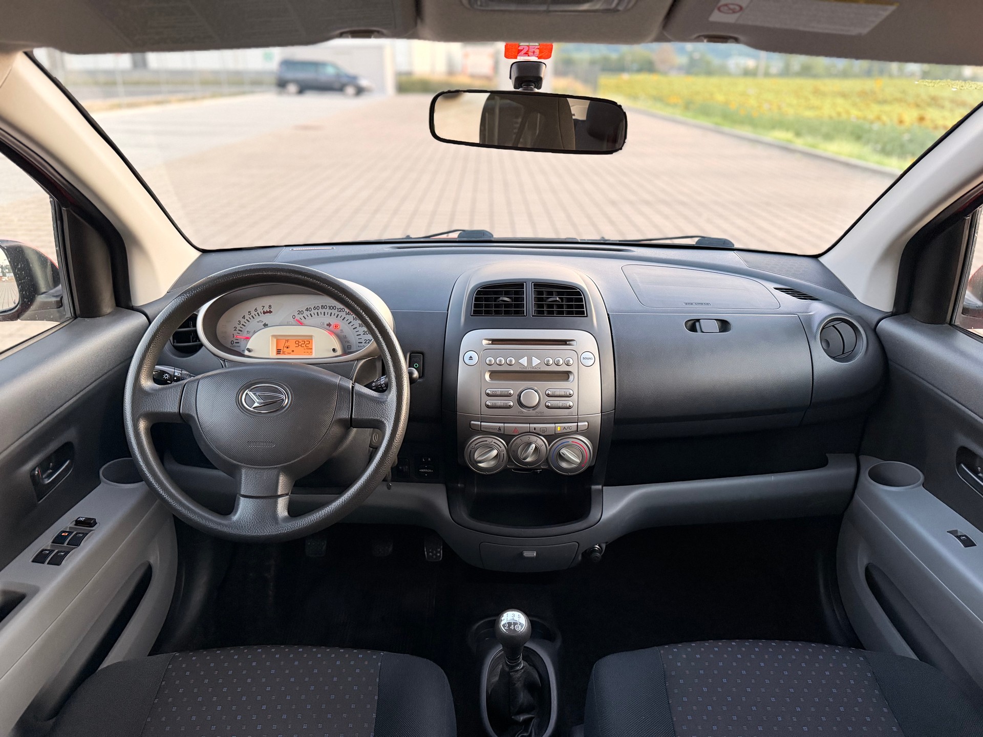 DAIHATSU Sirion 1.3 eco-4WD-image-14