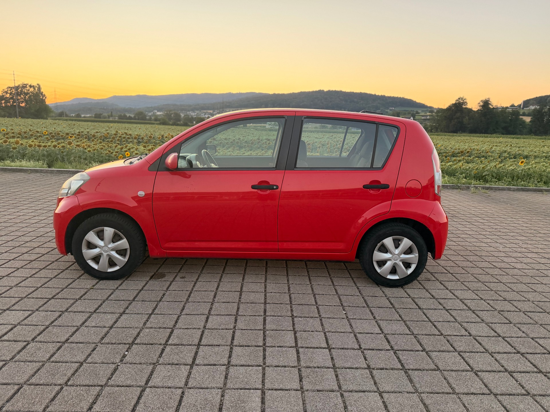 DAIHATSU Sirion 1.3 eco-4WD-image-13