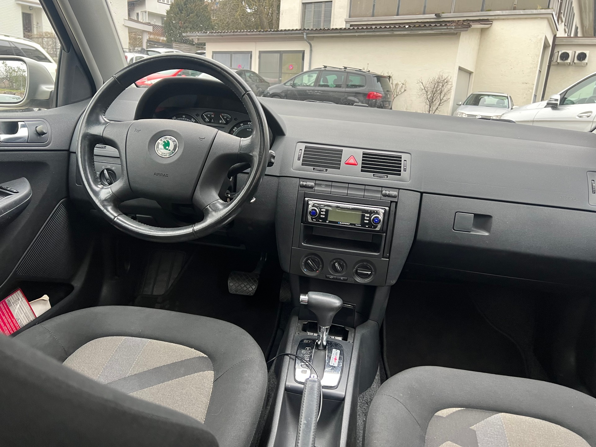 SKODA Fabia 1.4 16V Classic-image-5