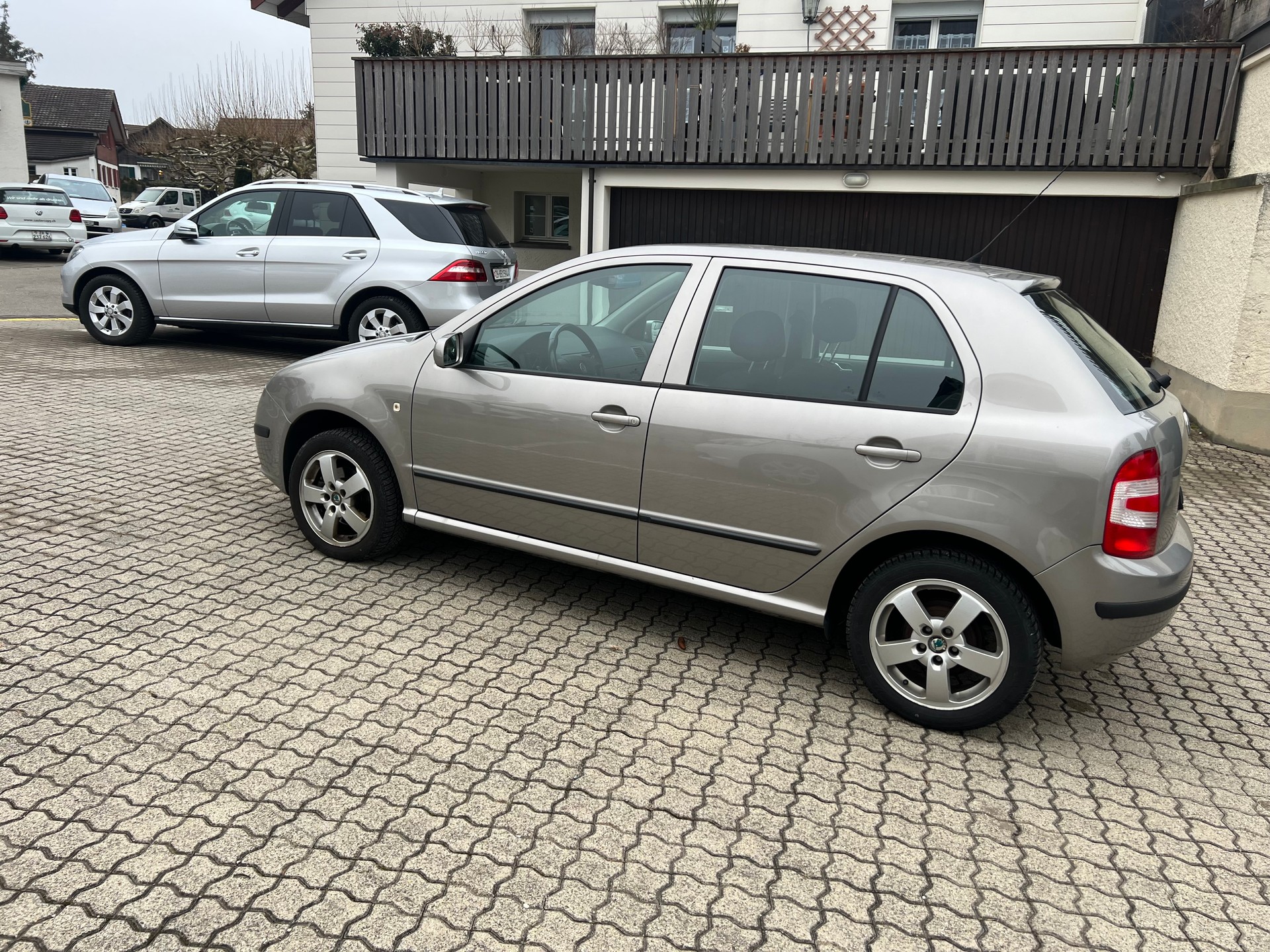 SKODA Fabia 1.4 16V Classic-image-3