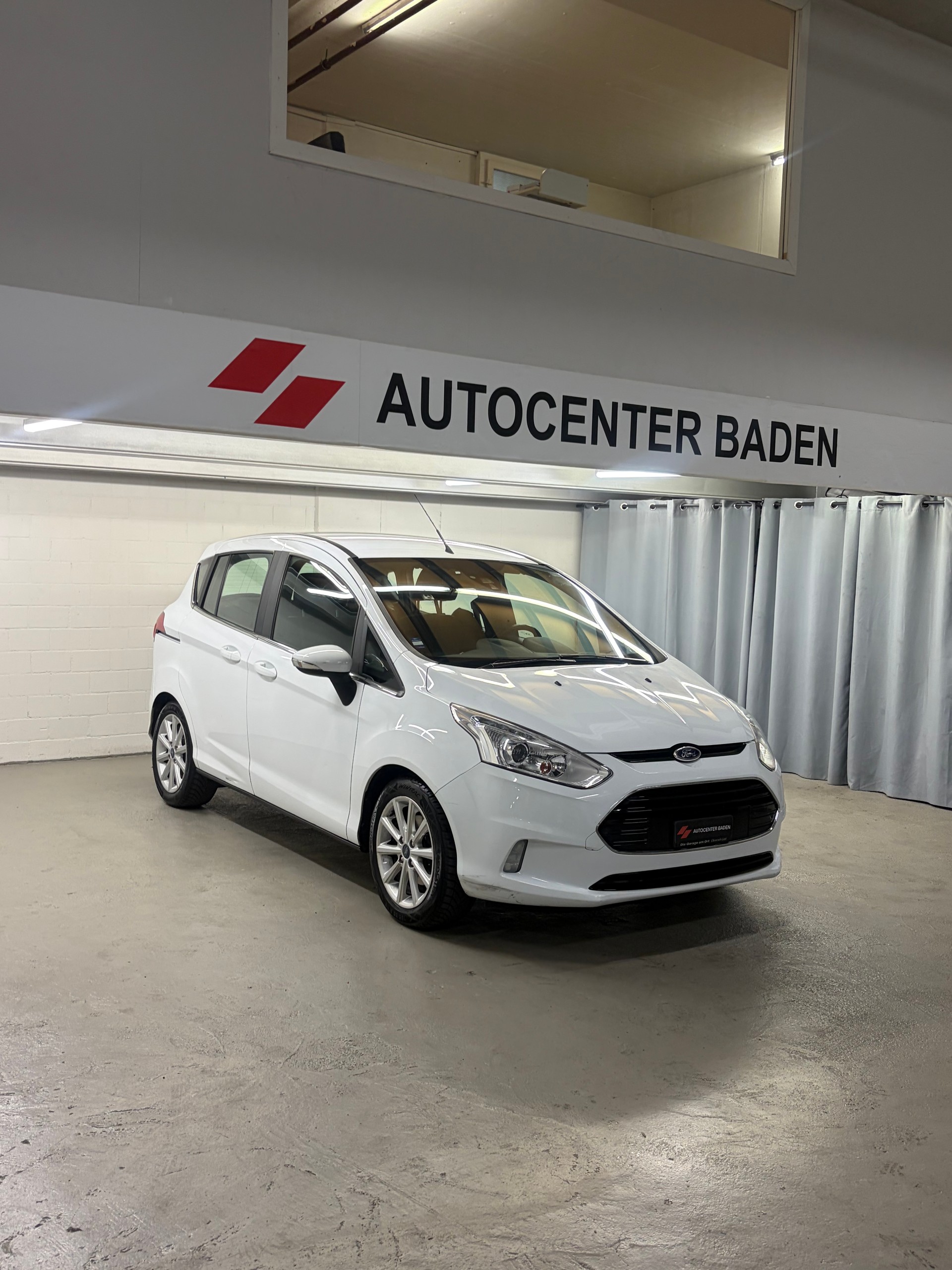 FORD B-Max 1.0 SCTi Sync Edition-image-2
