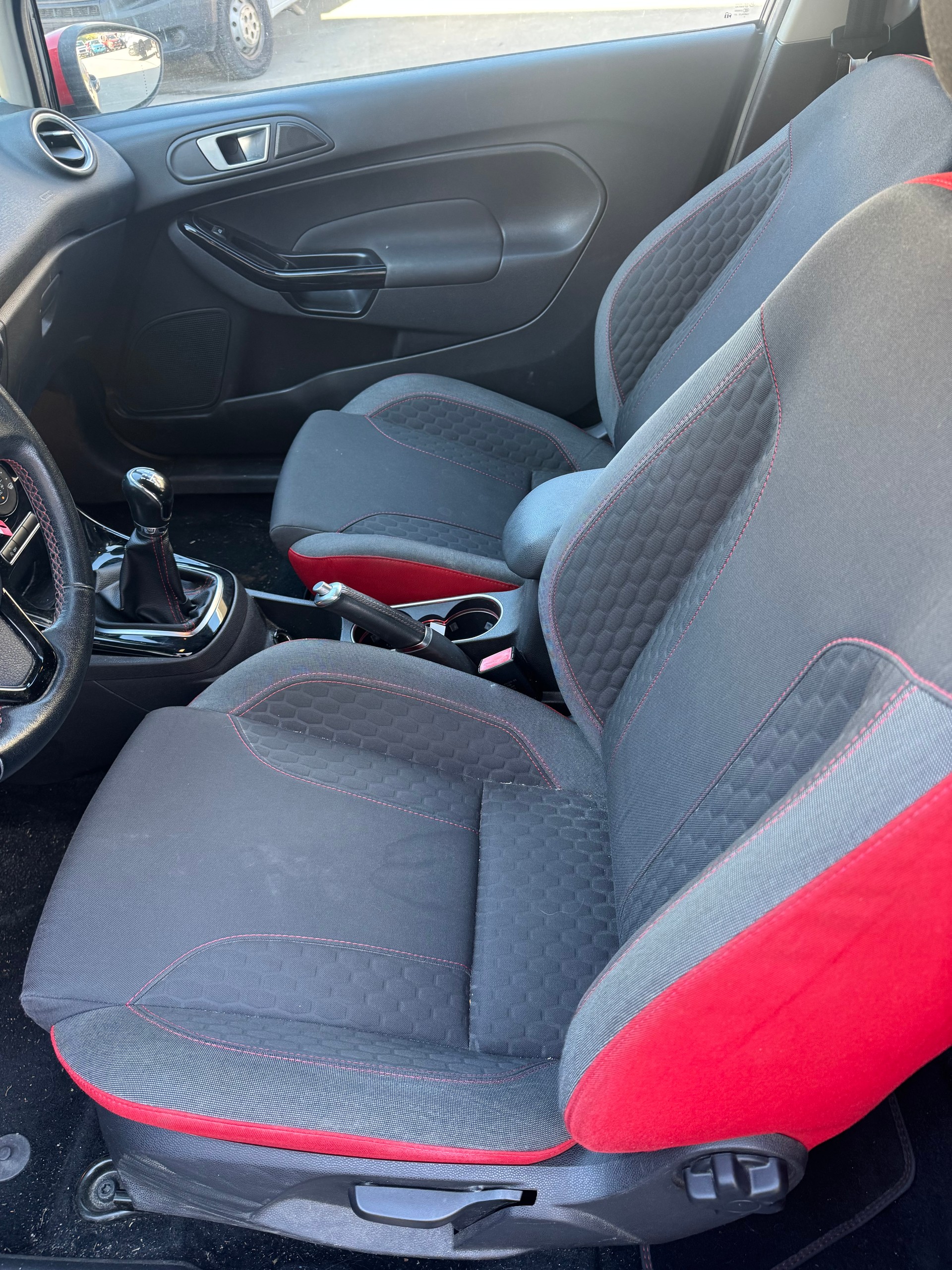 FORD Fiesta 1.0 SCTi Titanium-image-5
