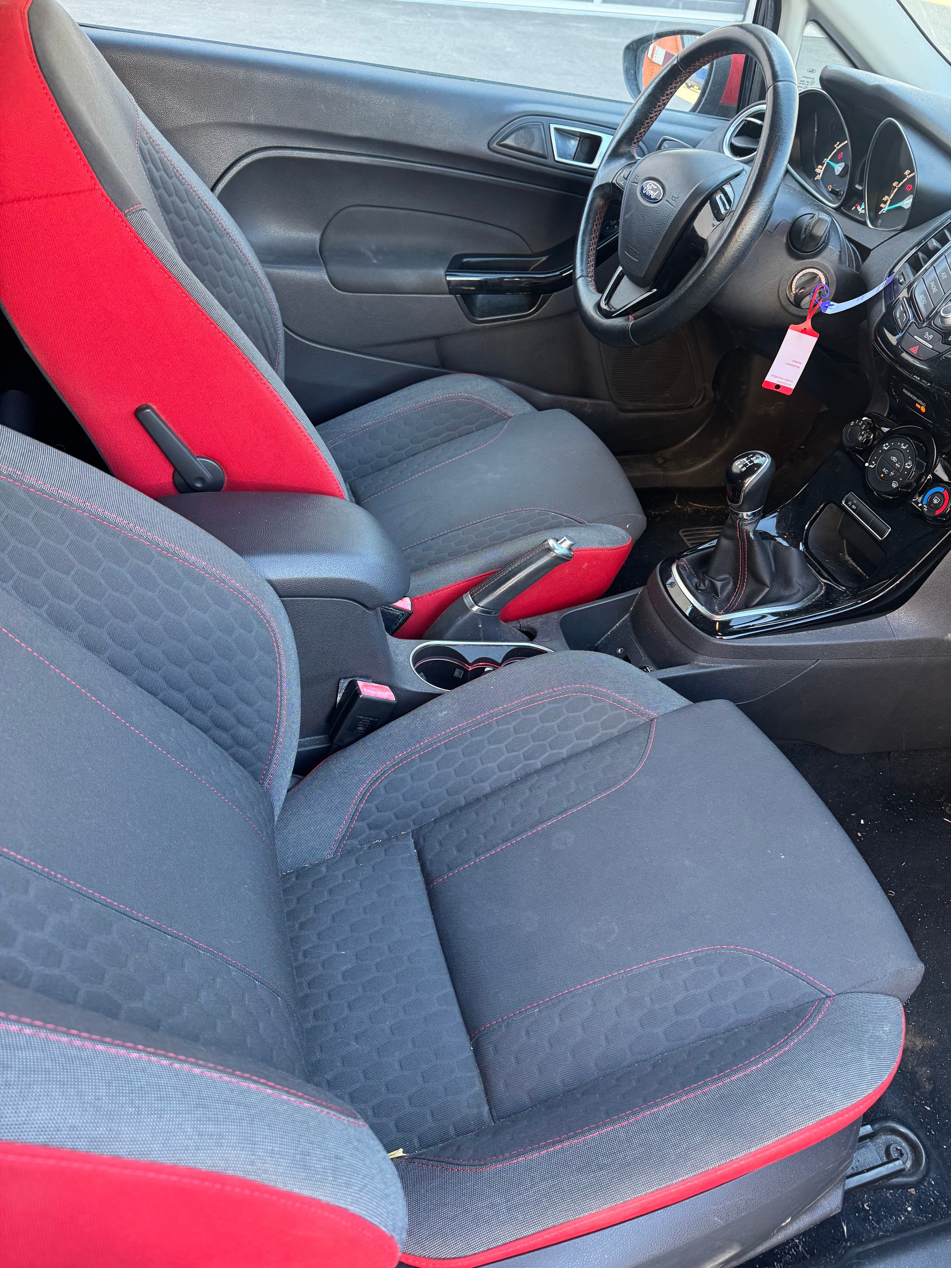 FORD Fiesta 1.0 SCTi Titanium-image-4