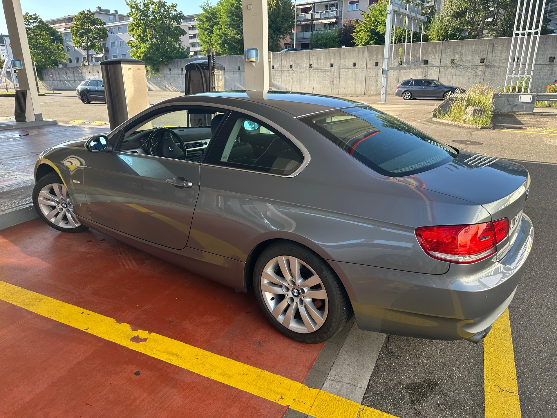 BMW 325i Coupé-image-3