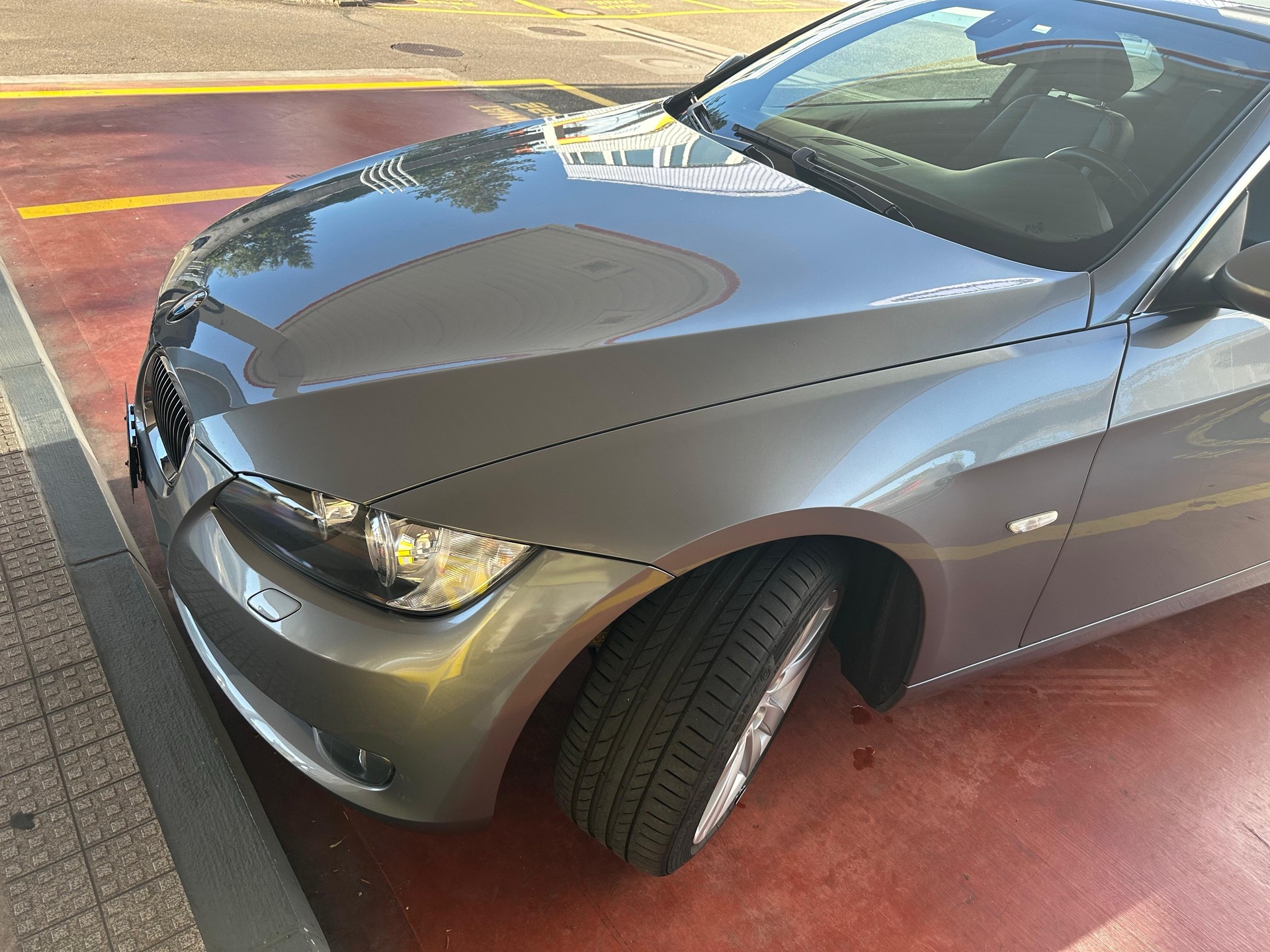 BMW 325i Coupé-image-1