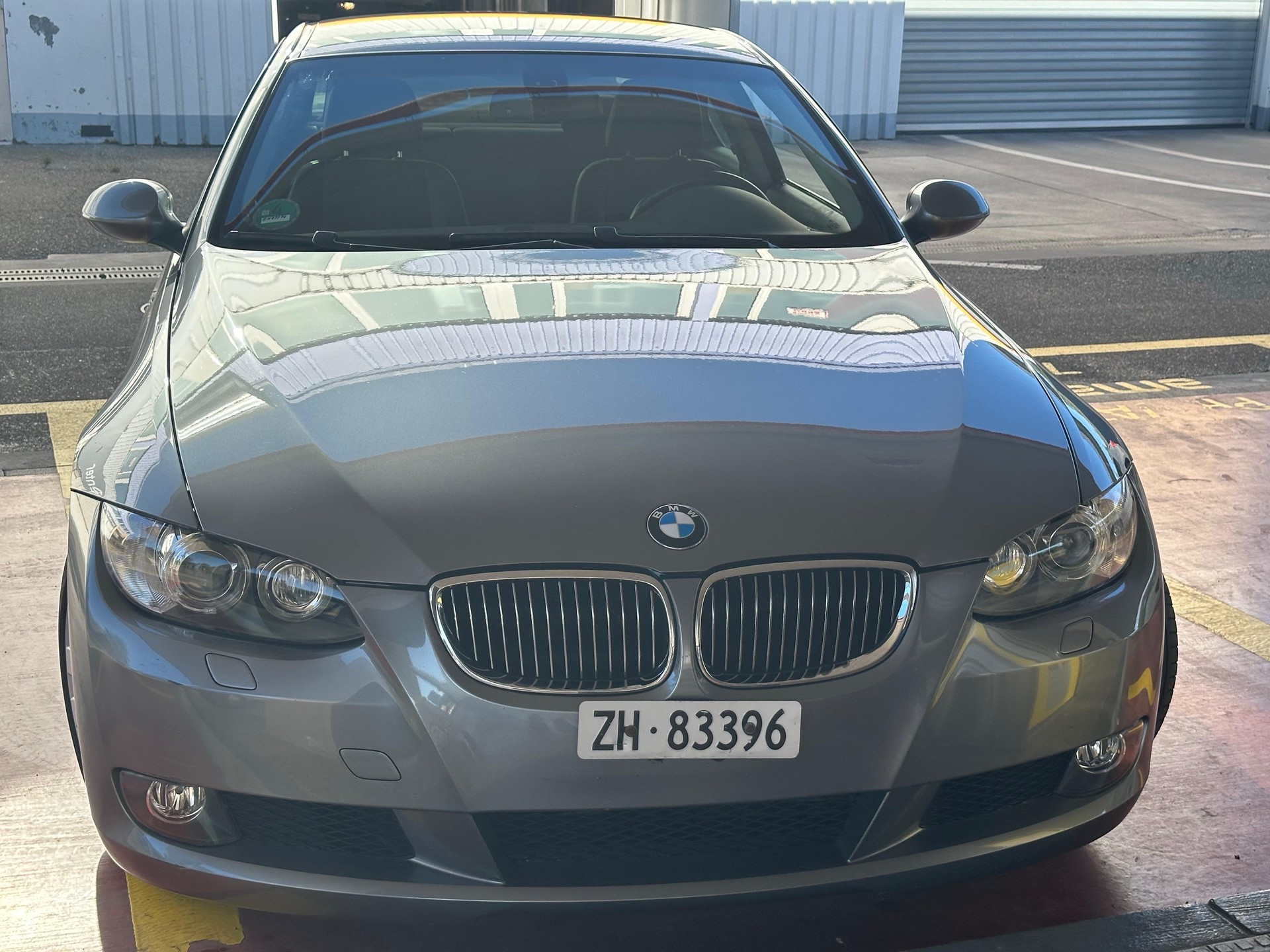 BMW 325i Coupé-image-0