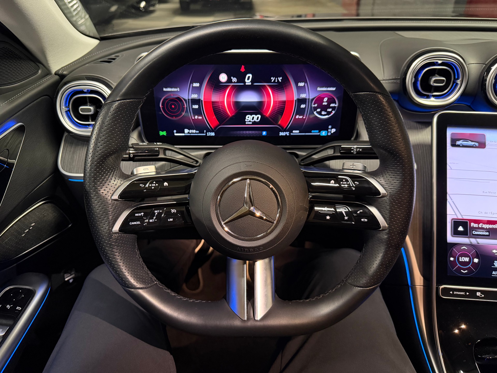 MERCEDES-BENZ C 200 4Matic AMG Line-image-10