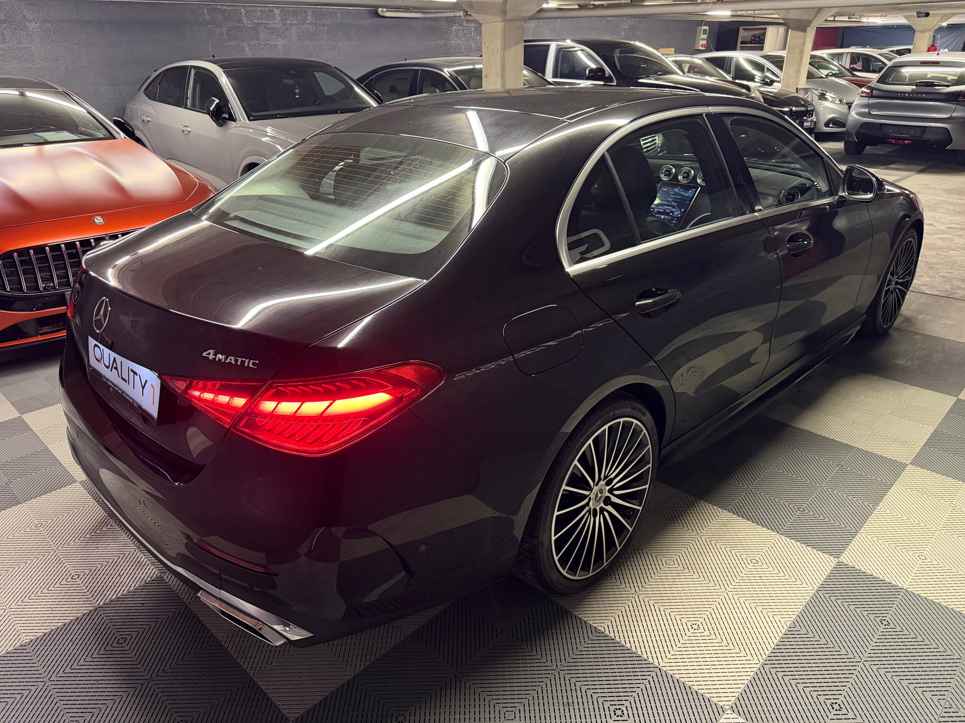 MERCEDES-BENZ C 200 4Matic AMG Line-image-3
